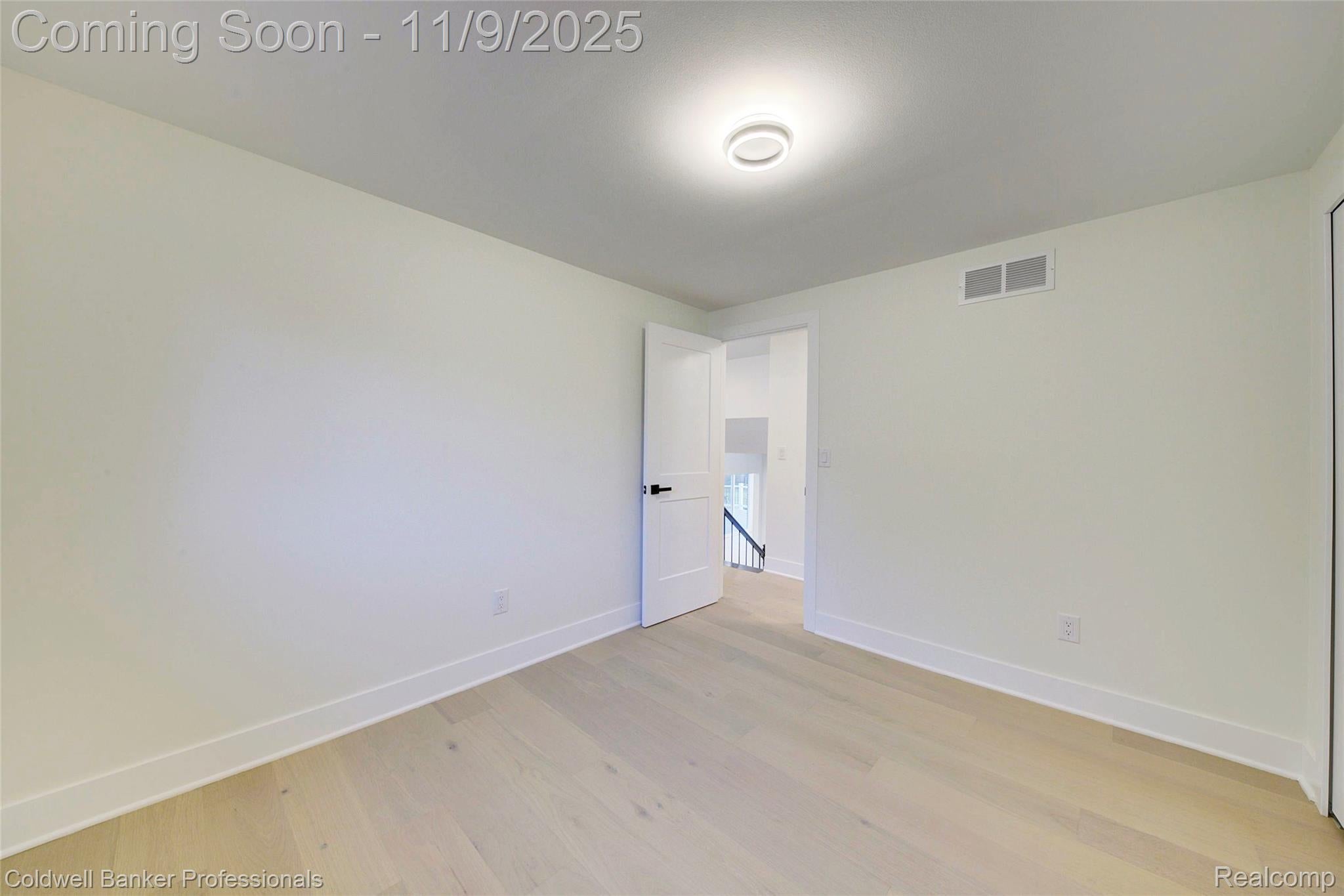 Troy, Michigan, 48085, United States, 4 Bedrooms Bedrooms, ,2 BathroomsBathrooms,Residential,For Sale,1989080