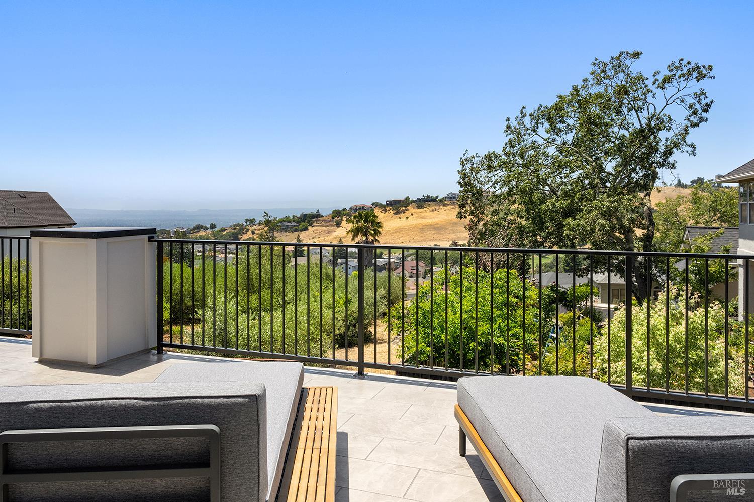 Santa Rosa, California, 95403, United States, 4 Bedrooms Bedrooms, ,4 BathroomsBathrooms,Residential,For Sale,1986529