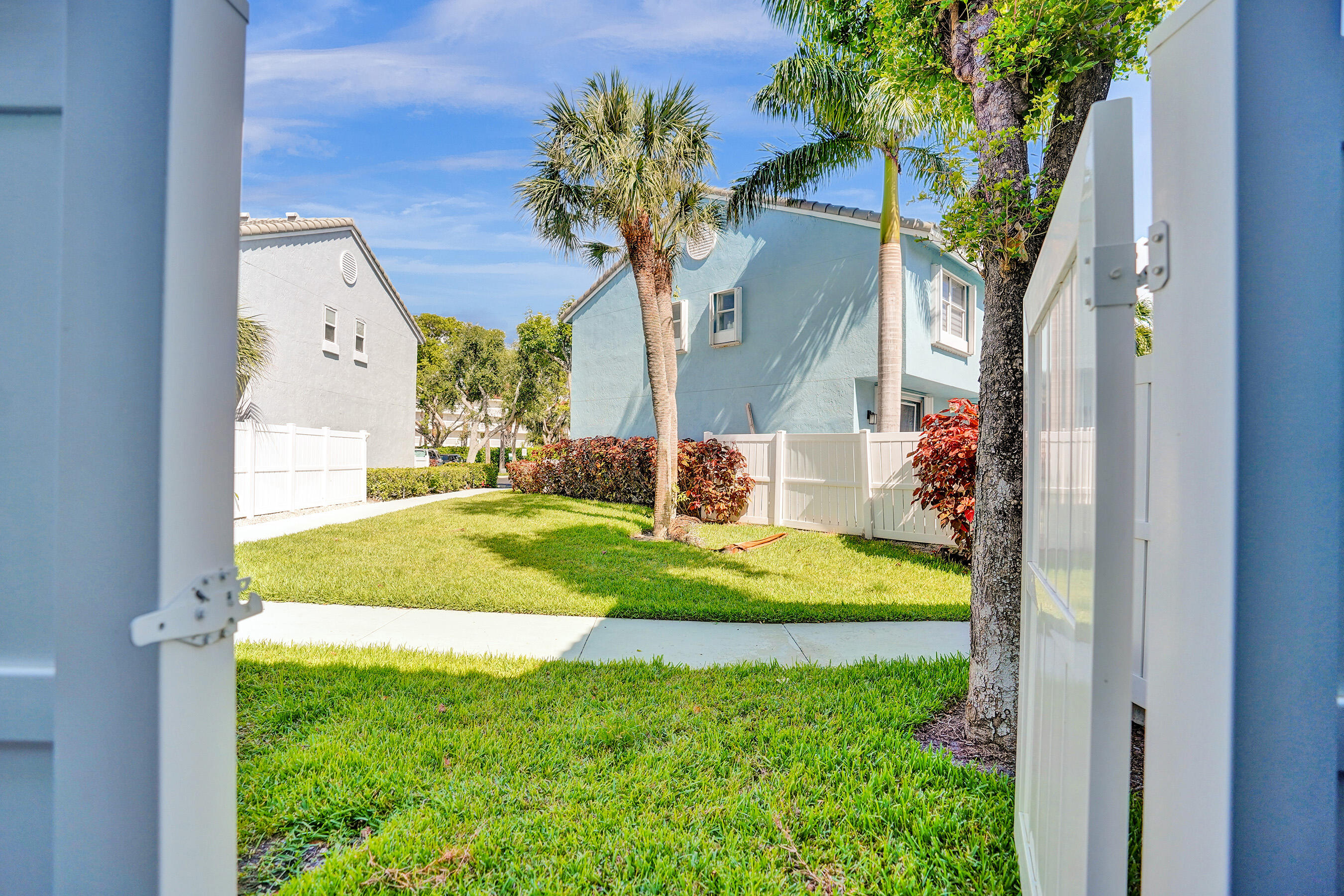 Boca Raton, Florida, 33487, United States, 3 Bedrooms Bedrooms, ,3 BathroomsBathrooms,Residential,For Sale,1986556