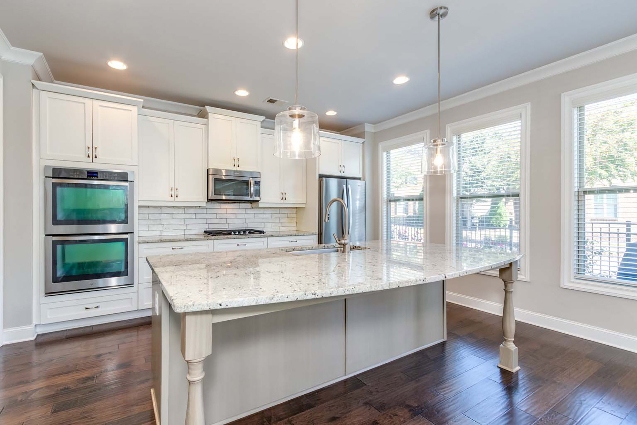  Four-Bedroom Brick Corner Lot in Jamestown - 物件實景