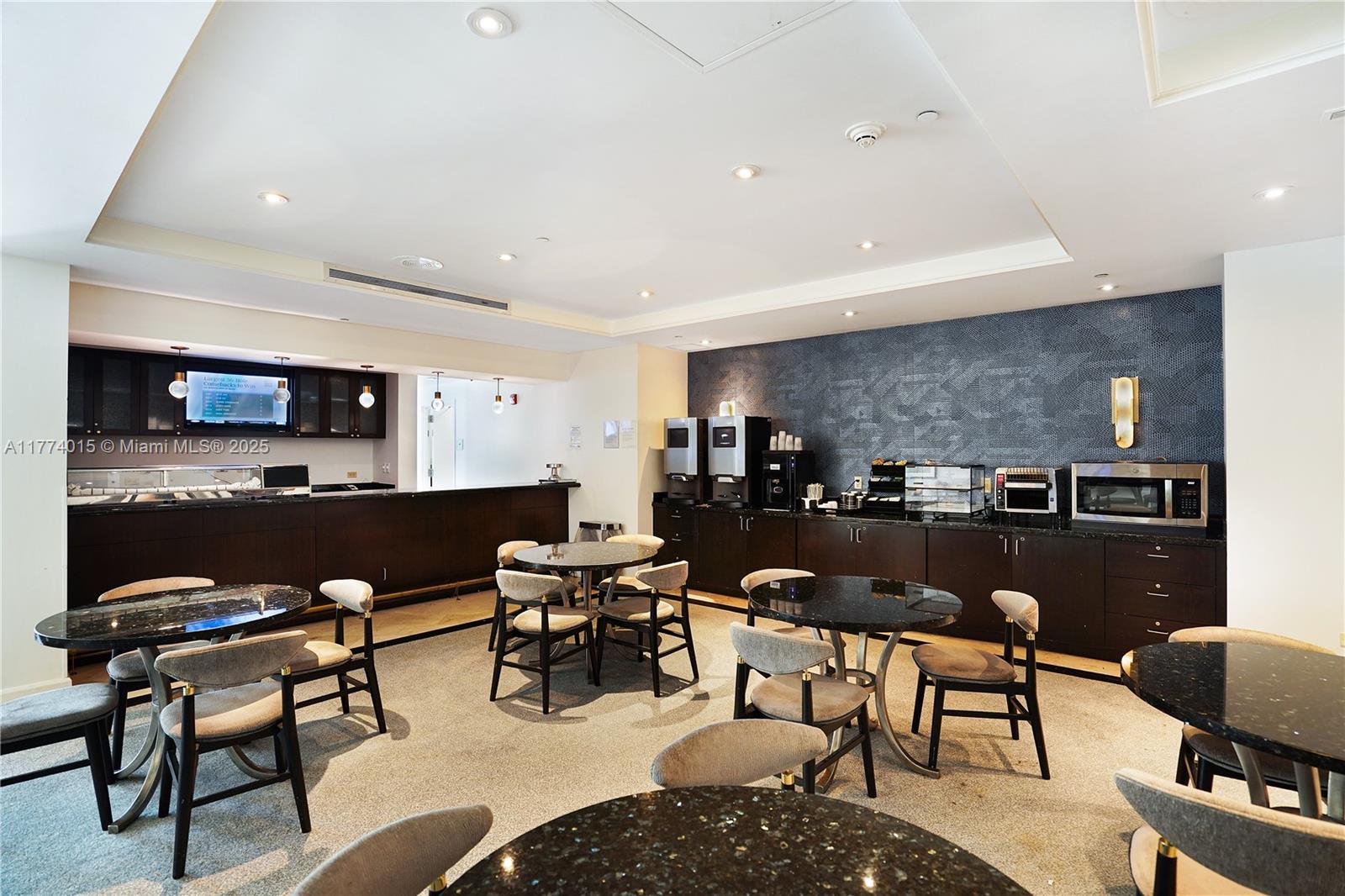 Miami Beach, Florida, 33140, United States, 2 Bedrooms Bedrooms, ,3 BathroomsBathrooms,Residential,For Sale,1759020