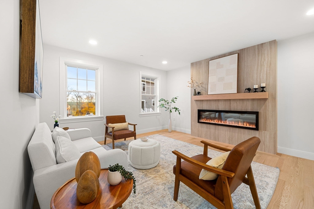 Haverhill, Massachusetts, 01830, United States, 4 Bedrooms Bedrooms, ,4 BathroomsBathrooms,Residential,For Sale,1993462