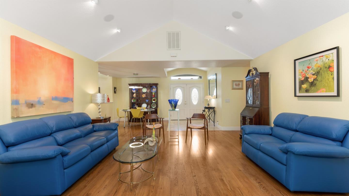 San Jose - Blossom Valley, California, 95123, United States, 3 Bedrooms Bedrooms, ,2 BathroomsBathrooms,Residential,For Sale,1742904