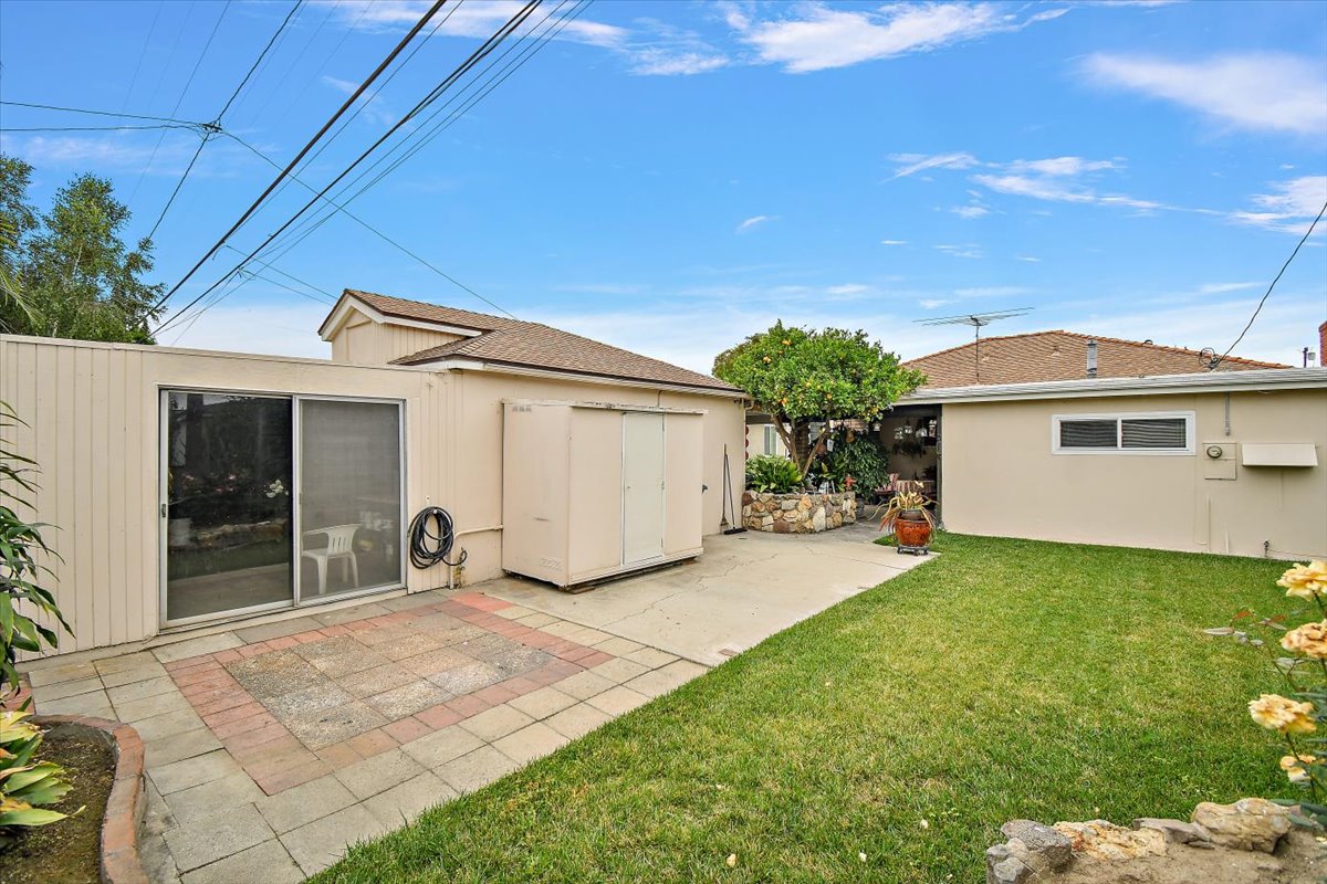 Lakewood, California, 90713, United States, 3 Bedrooms Bedrooms, ,1 BathroomBathrooms,Residential,For Sale,1927996