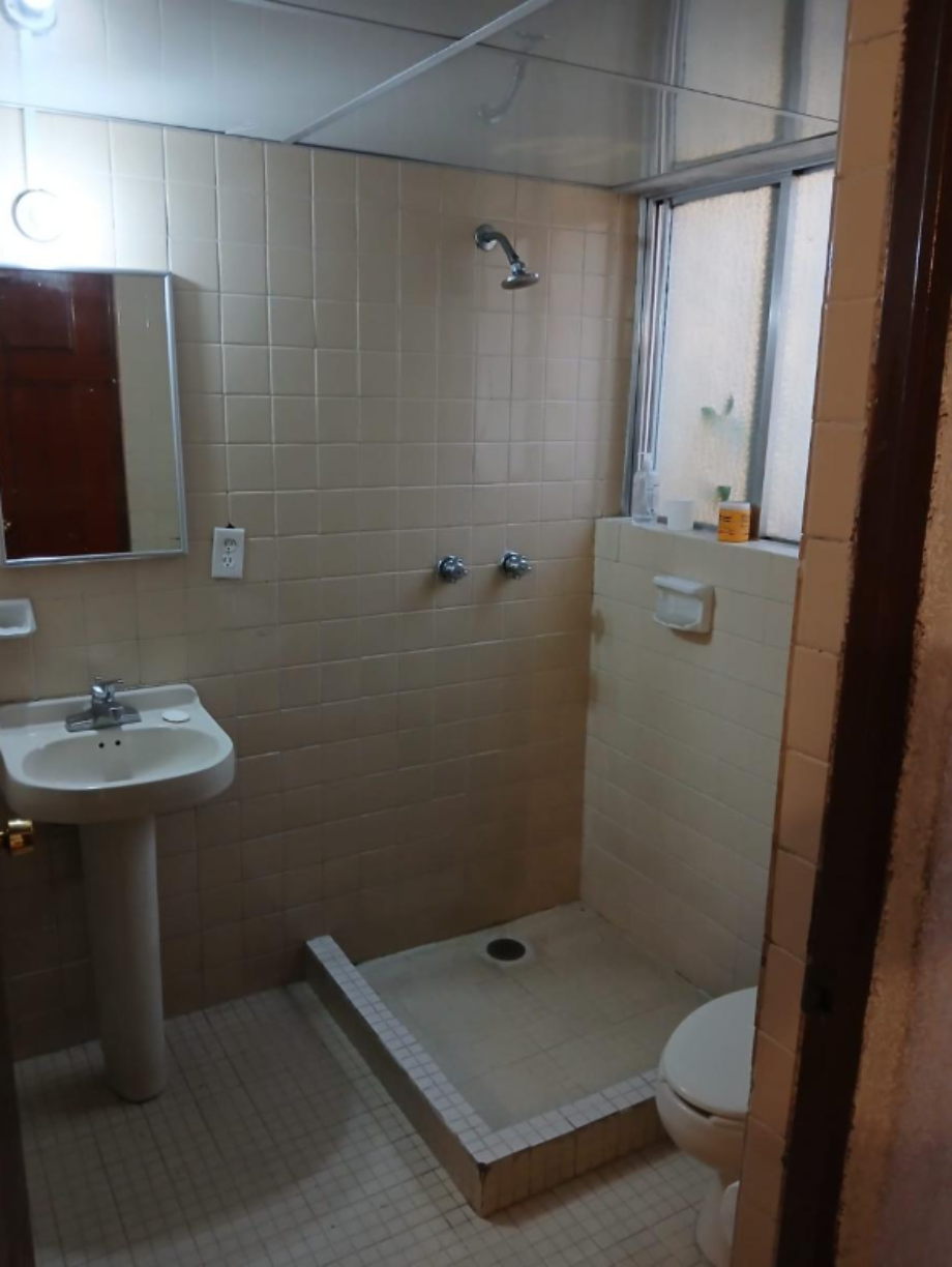 Coyoacán, Ciudad de México, 04700, Mexico, 5 Bedrooms Bedrooms, ,2 BathroomsBathrooms,Residential,For Sale,1849593