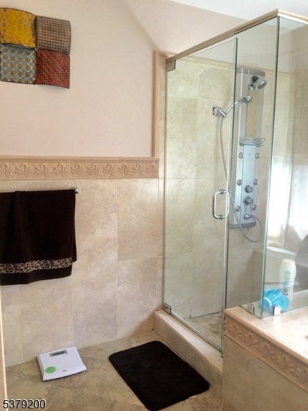 Marlboro Twp., New Jersey, 07751, United States, 3 Bedrooms Bedrooms, ,3 BathroomsBathrooms,Residential,For Sale,1919830