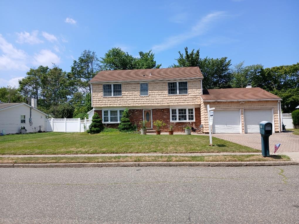 Lake Grove, New York, 11755, United States, 4 Bedrooms Bedrooms, ,4 BathroomsBathrooms,Residential,For Sale,1877046