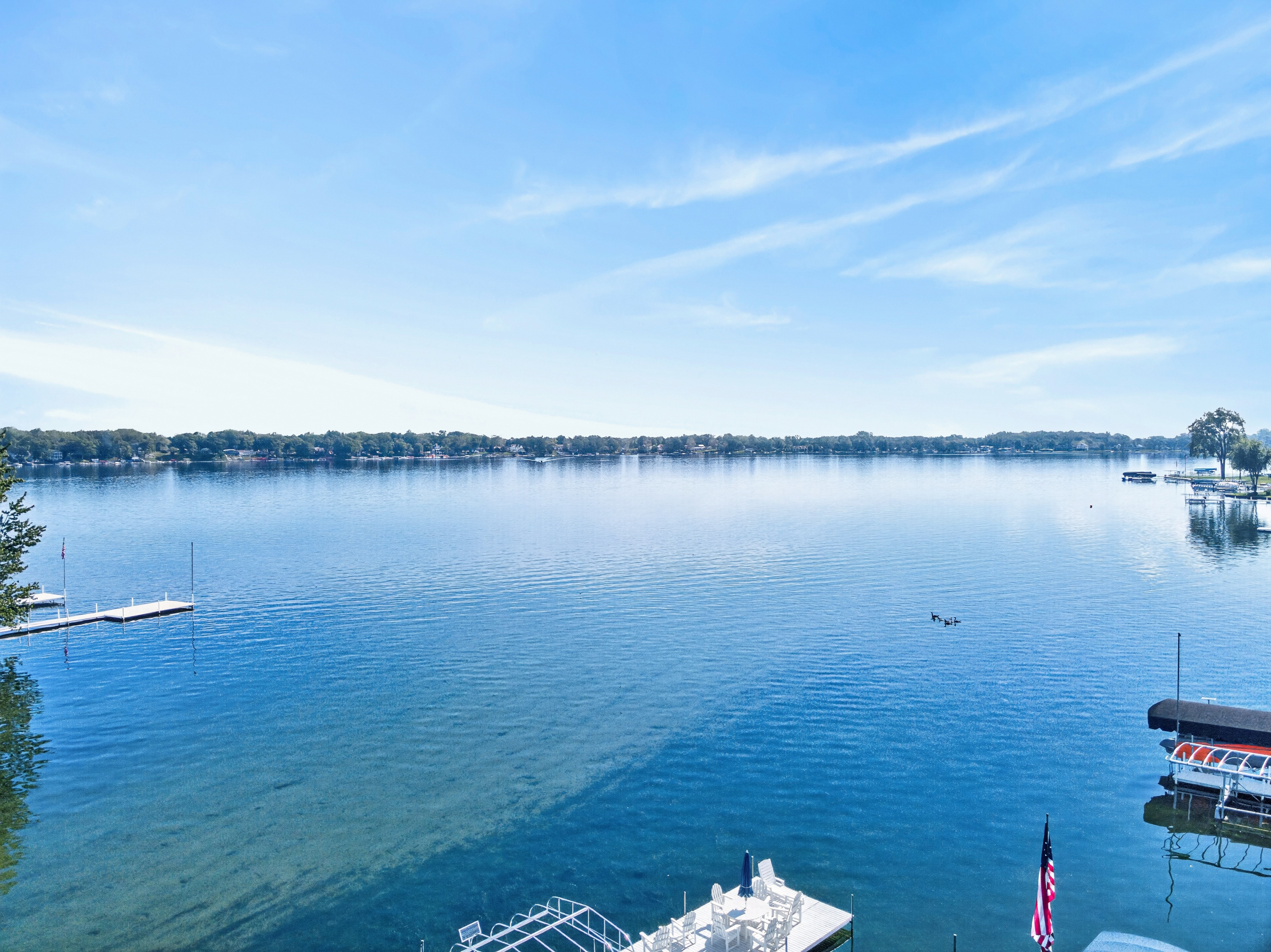  Beautifully Updated 2-Story Lakefront Condo - 物件實景