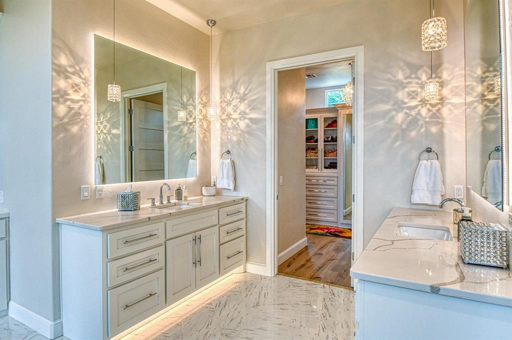 Amber, Oklahoma, 73004, United States, 6 Bedrooms Bedrooms, ,4 BathroomsBathrooms,Residential,For Sale,1984407