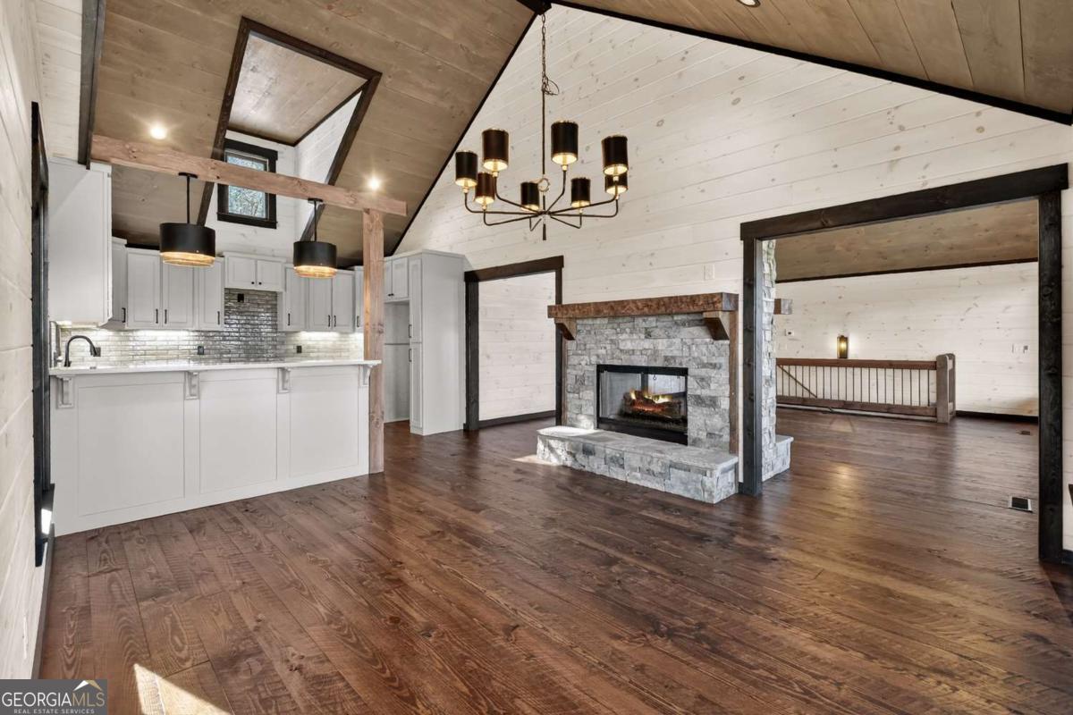 Mineral Bluff, Georgia, 30559, United States, 4 Bedrooms Bedrooms, ,4 BathroomsBathrooms,Residential,For Sale,2011407