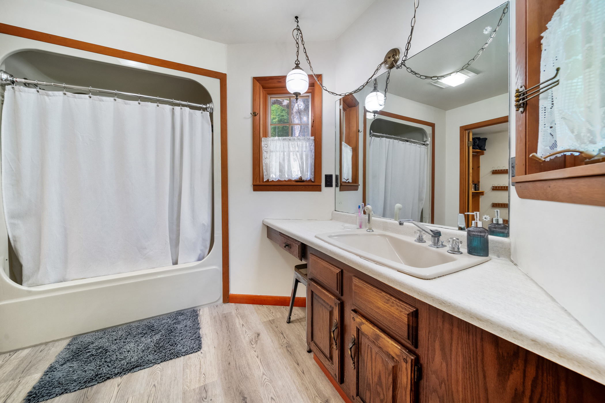 Gatlinburg, Tennessee, 37738, United States, 4 Bedrooms Bedrooms, ,3 BathroomsBathrooms,Residential,For Sale,1974957