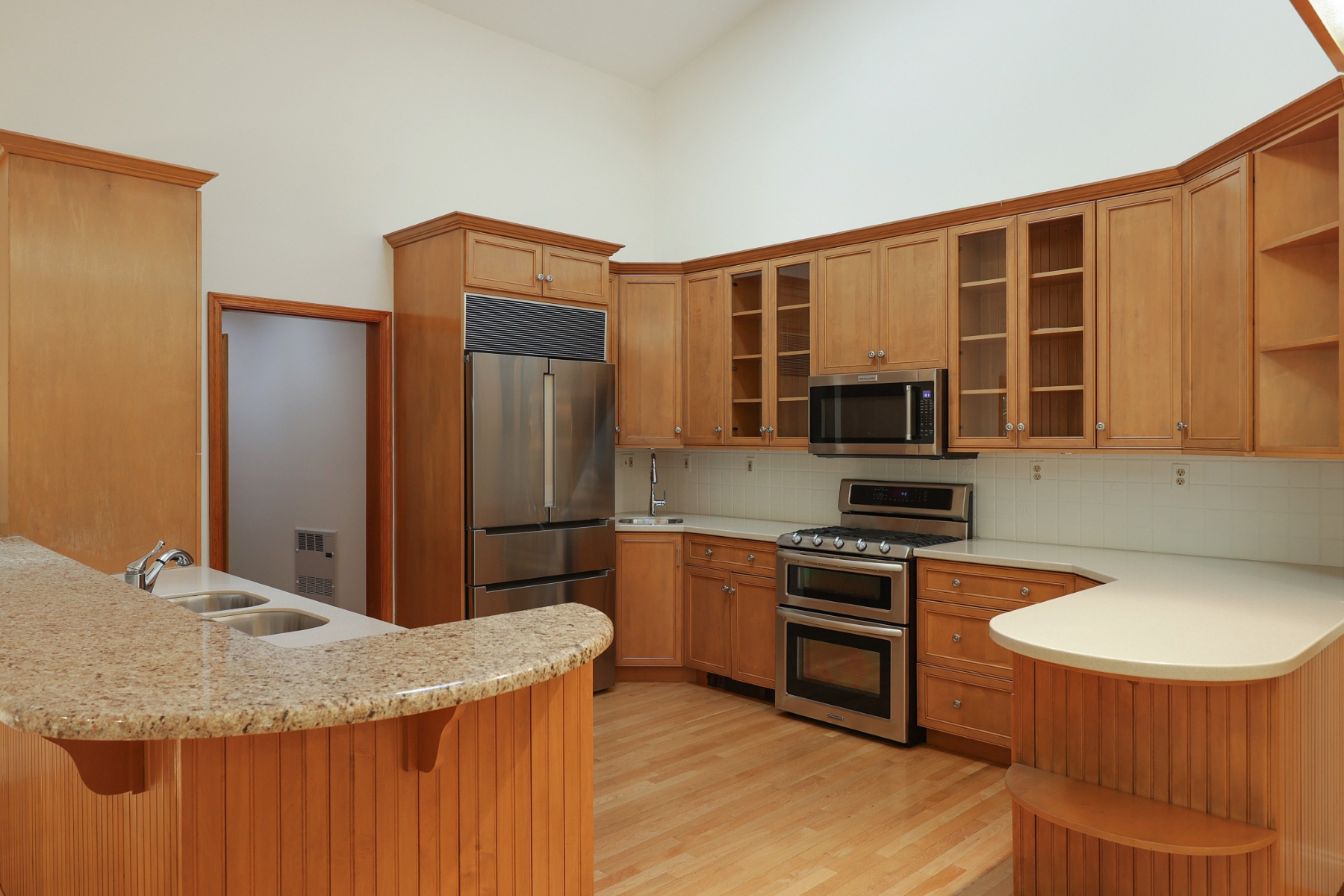  Custom Home Offers Space Versatility and Refined Comfort - 物件實景
