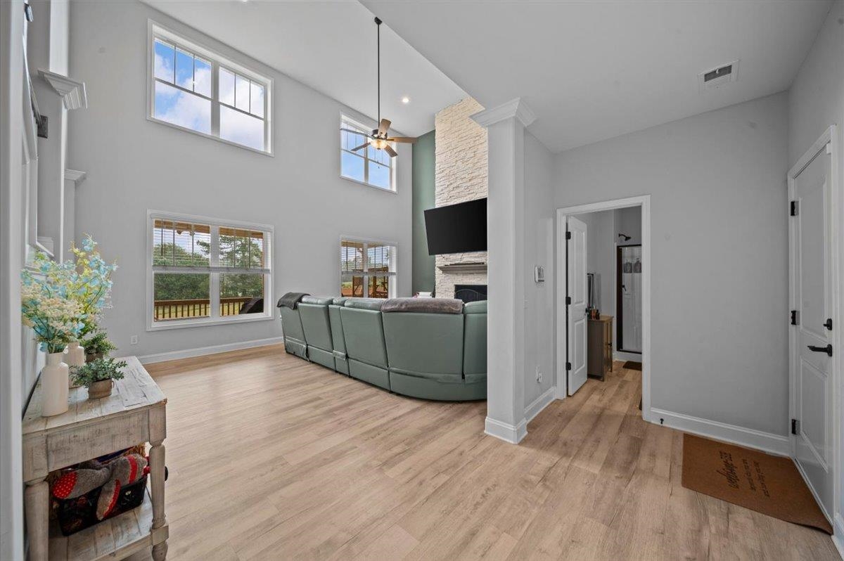 Campobello, South Carolina, 29322, United States, 5 Bedrooms Bedrooms, ,4 BathroomsBathrooms,Residential,For Sale,1978030