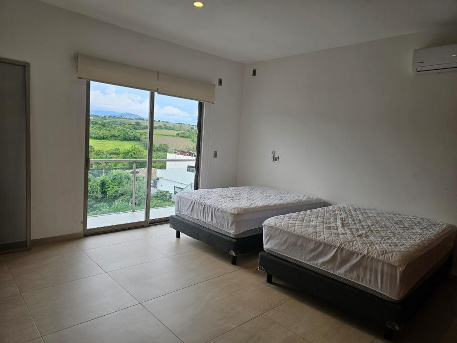 Atlatlahucan, Morelos, 62847, Mexico, 4 Bedrooms Bedrooms, ,4 BathroomsBathrooms,Residential,For Sale,1918557