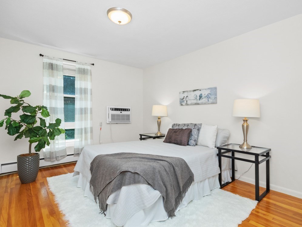 Brookline, Massachusetts, 02445, United States, 1 Bedroom Bedrooms, ,1 BathroomBathrooms,Residential,For Sale,1934572