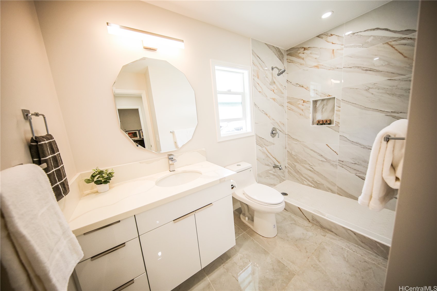 Kailua, Hawaii, 96734, United States, 7 Bedrooms Bedrooms, ,4 BathroomsBathrooms,Residential,For Sale,1846626