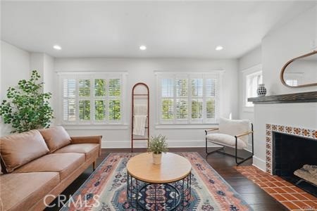 Los Angeles, California, 90018, United States, 5 Bedrooms Bedrooms, ,5 BathroomsBathrooms,Residential,For Sale,1842943