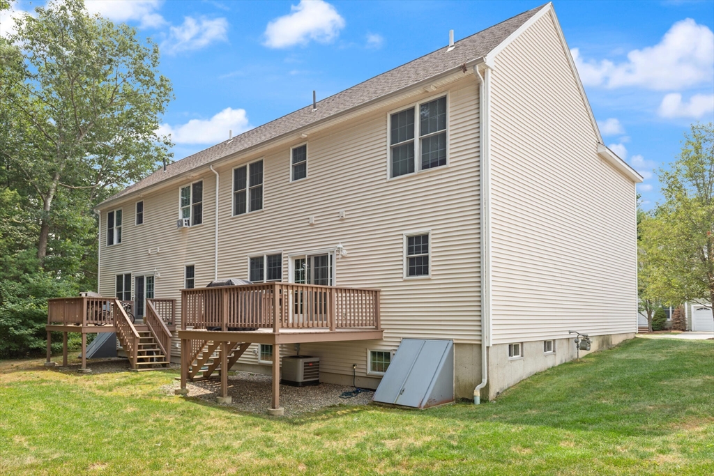 Upton, Massachusetts, 01568, United States, 3 Bedrooms Bedrooms, ,3 BathroomsBathrooms,Residential,For Sale,1912549