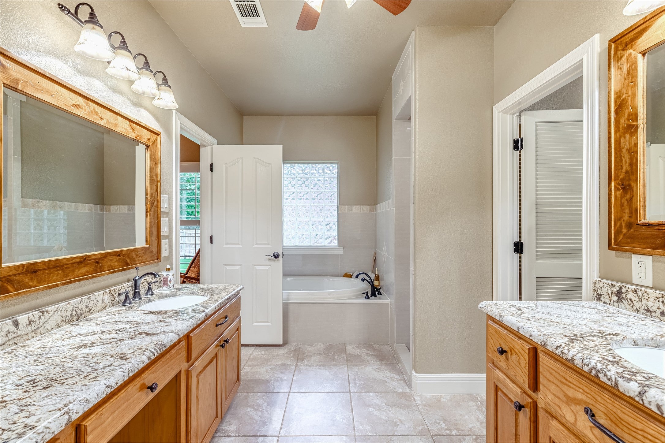 Lakeside, Texas, 76135, United States, 3 Bedrooms Bedrooms, ,3 BathroomsBathrooms,Residential,For Sale,2047956