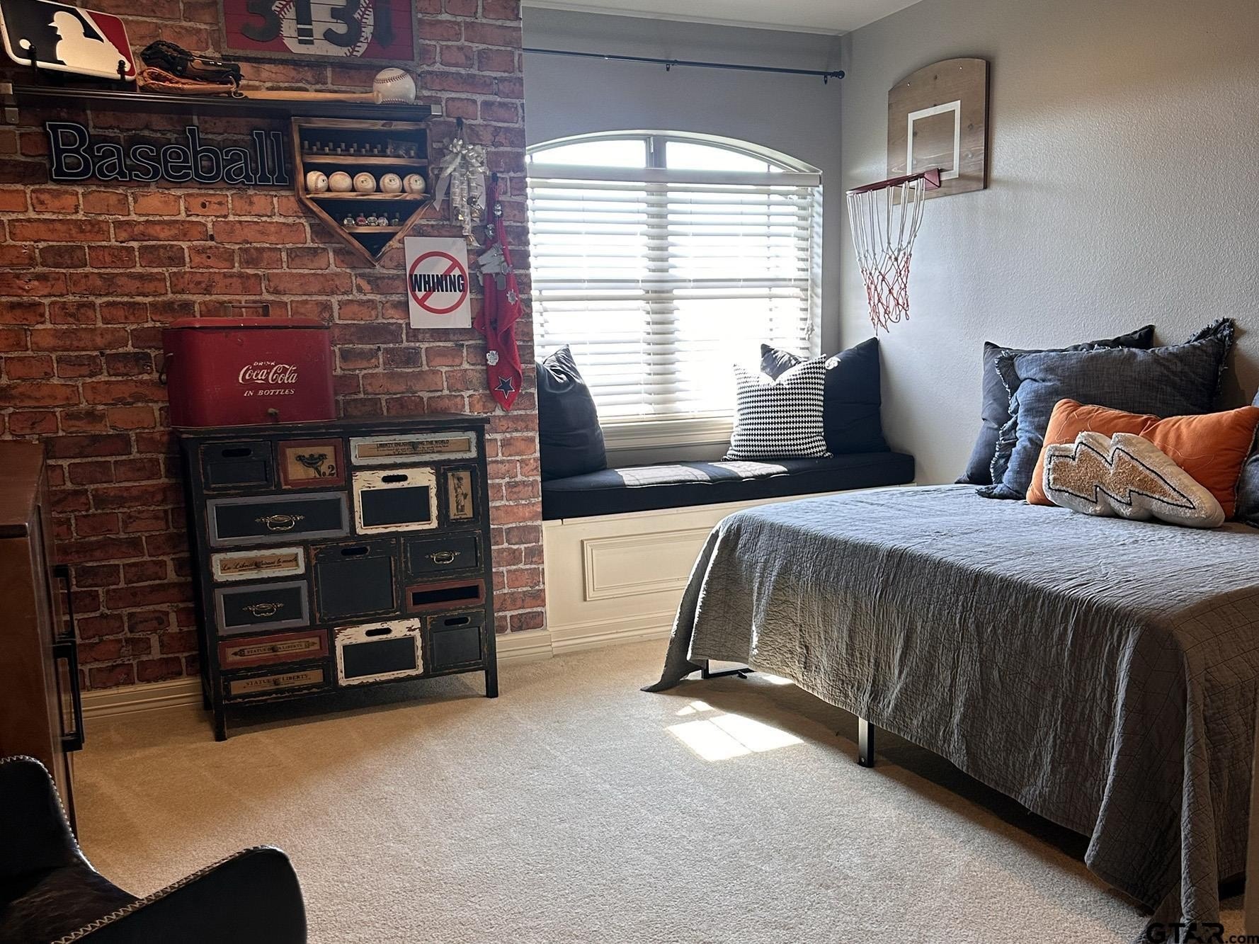 Pittsburg, Texas, 75686, United States, 5 Bedrooms Bedrooms, ,4 BathroomsBathrooms,Residential,For Sale,1978911