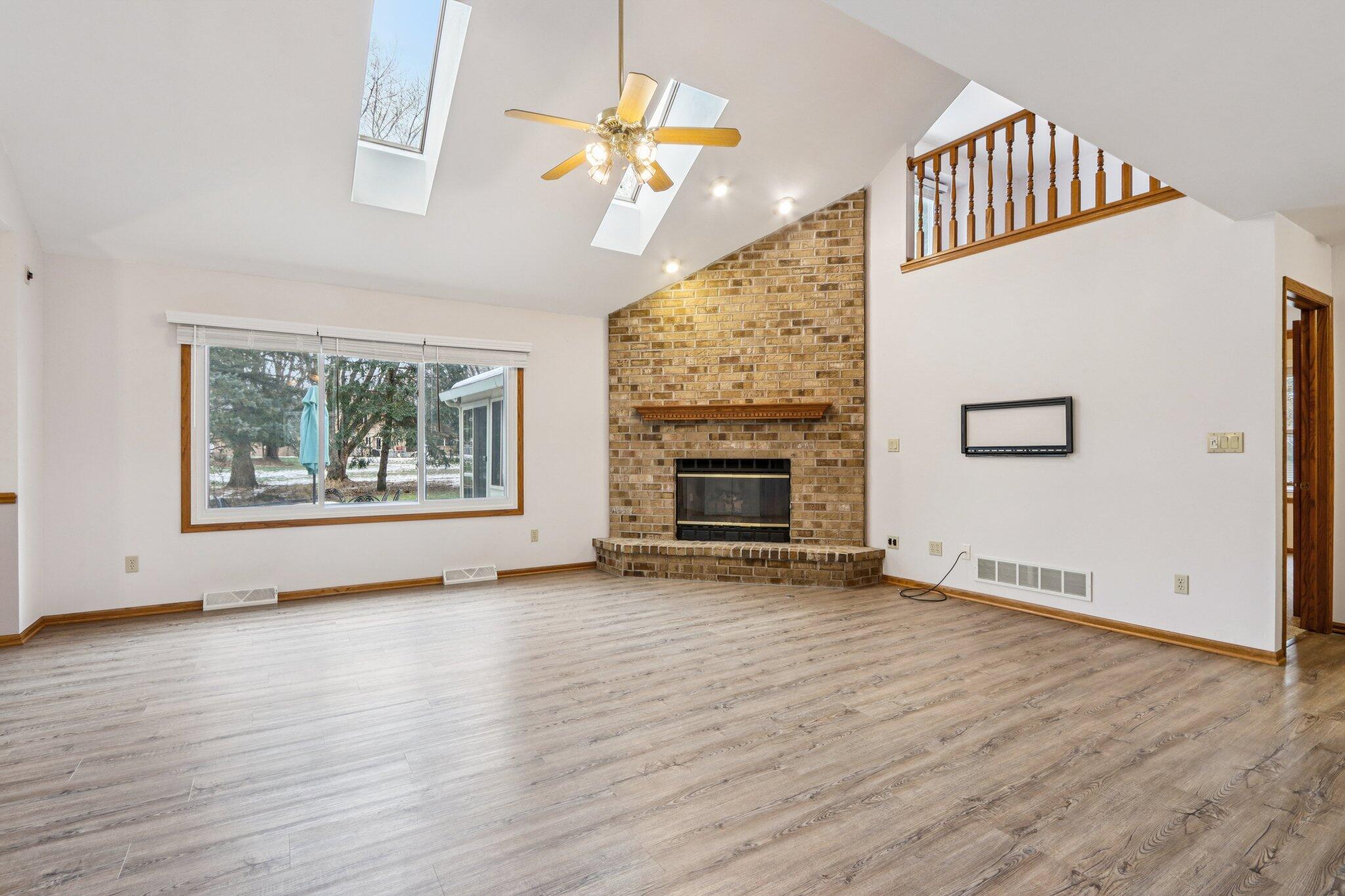 Muskego, Wisconsin, 53150, United States, 3 Bedrooms Bedrooms, ,3 BathroomsBathrooms,Residential,For Sale,2007813