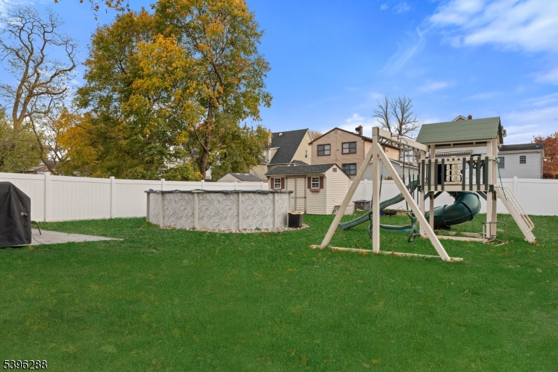 Dunellen Boro, New Jersey, 08812, United States, 5 Bedrooms Bedrooms, ,2 BathroomsBathrooms,Residential,For Sale,1989398