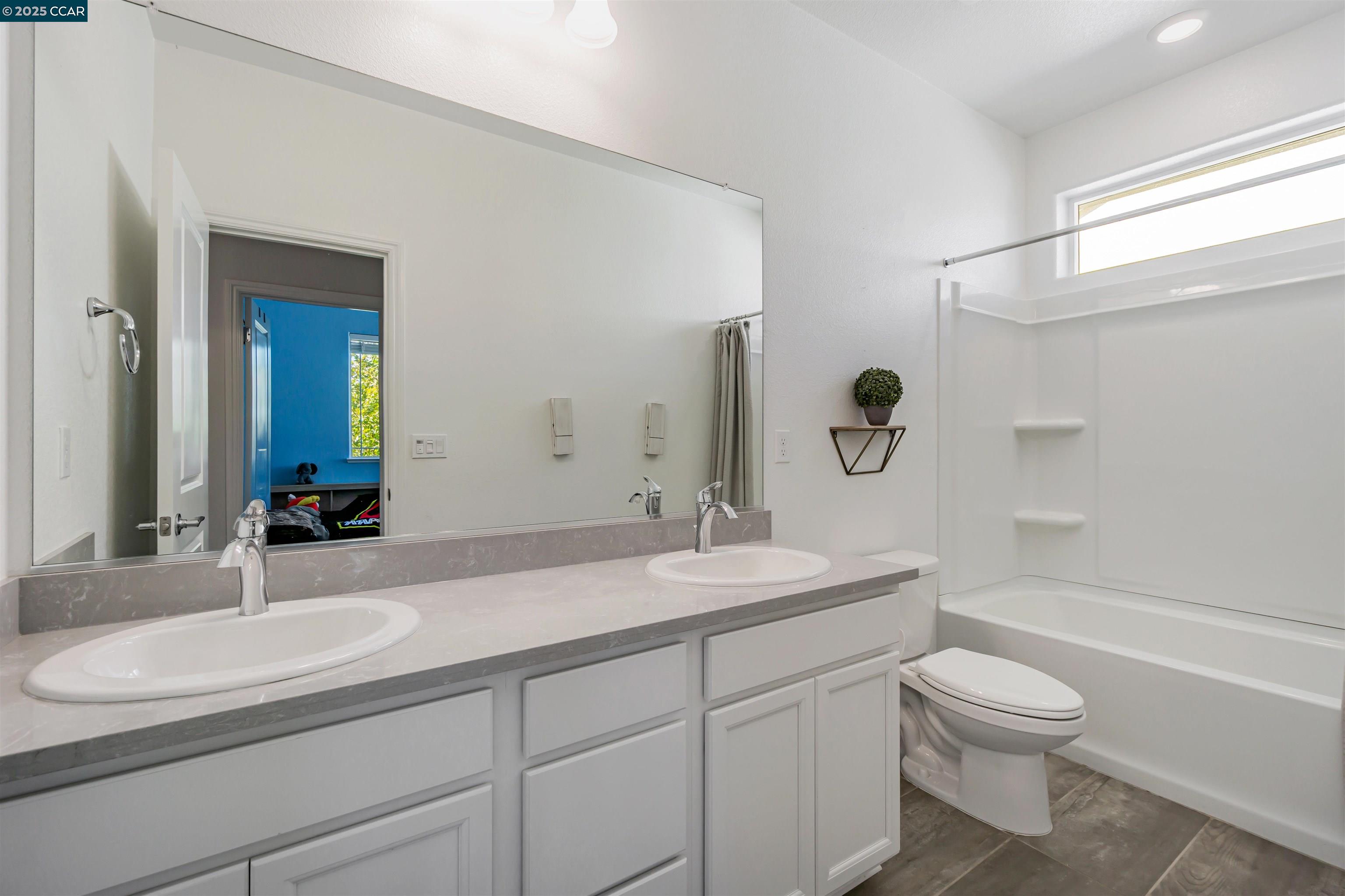 Brentwood, California, 94561, United States, 4 Bedrooms Bedrooms, ,2 BathroomsBathrooms,Residential,For Sale,1997182