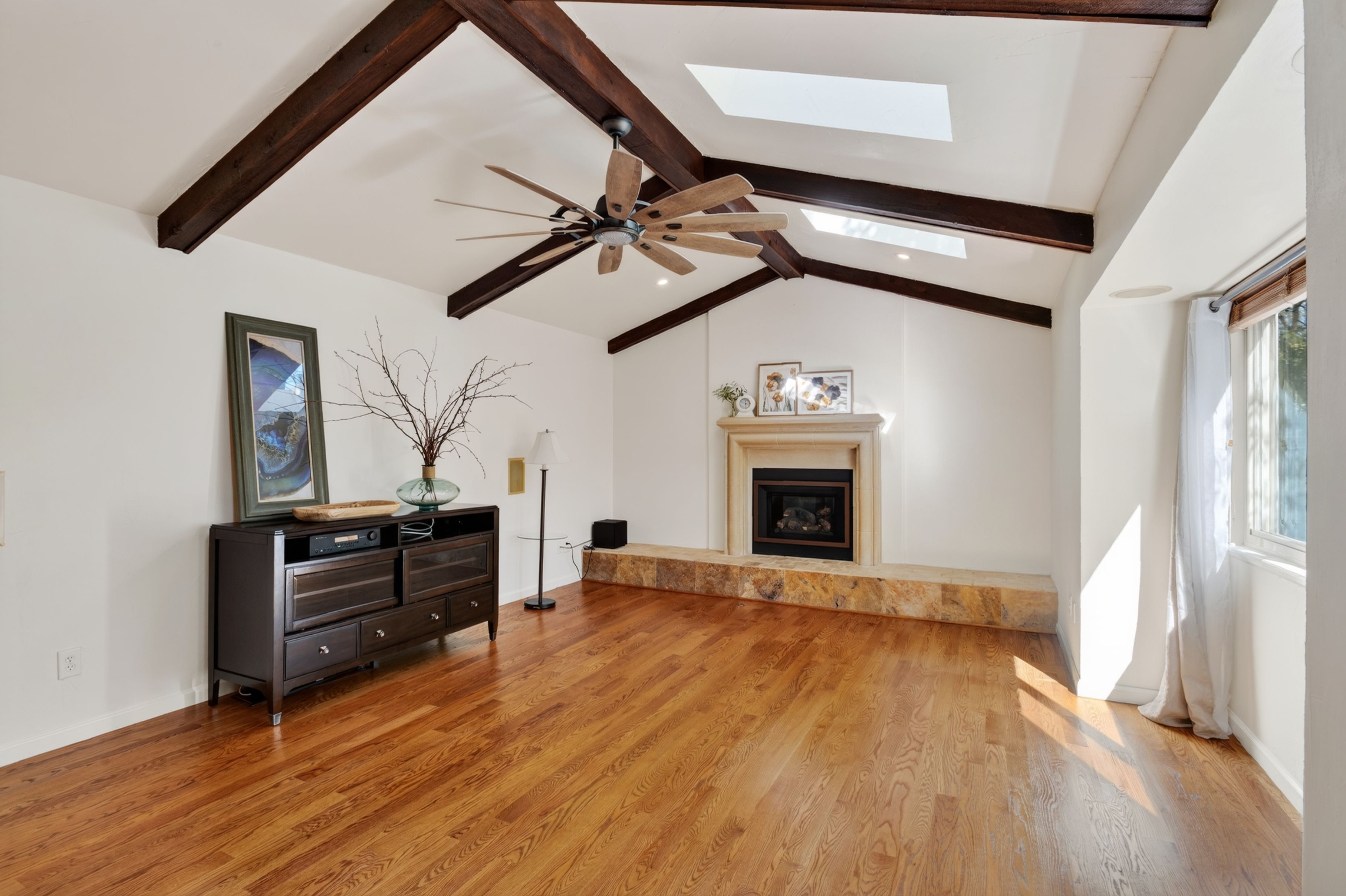 Unique Kitchen & Vaulted Beamed Room Near Cherry Creek State Park Retreat - 物件實景