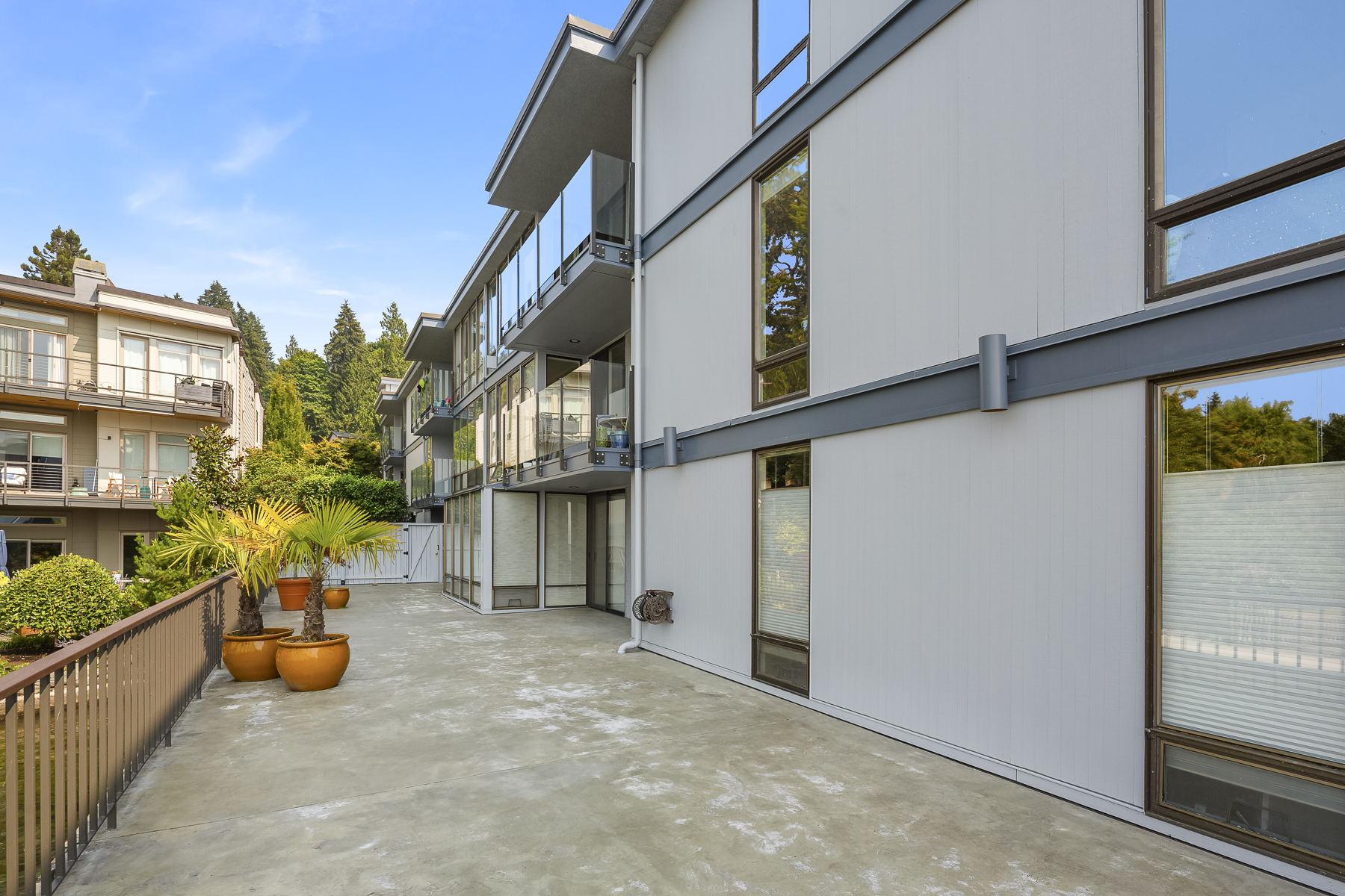 4561 Lake Washington Boulevard Northeast, Kirkland, WA 98033 - 物件實景