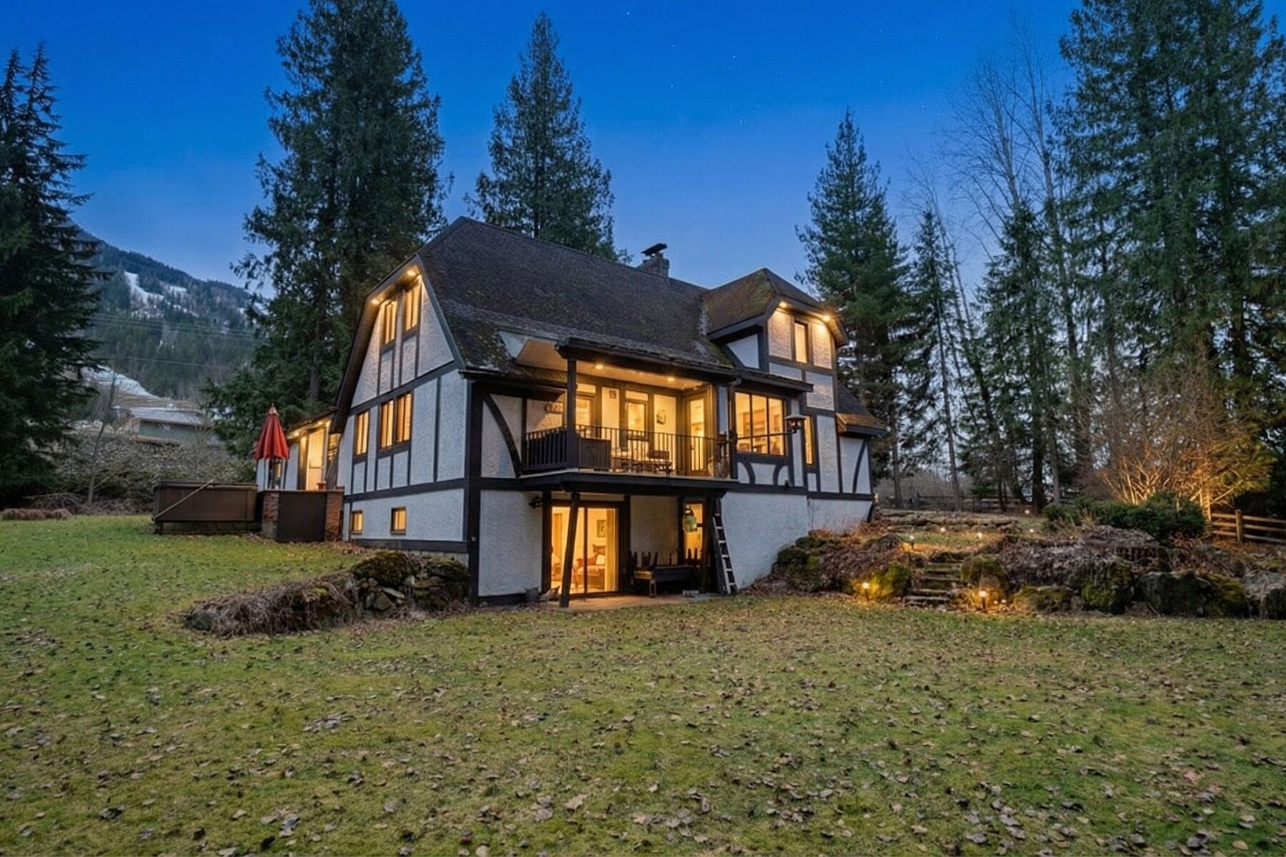  Modern Tudor Elegance - 物件實景