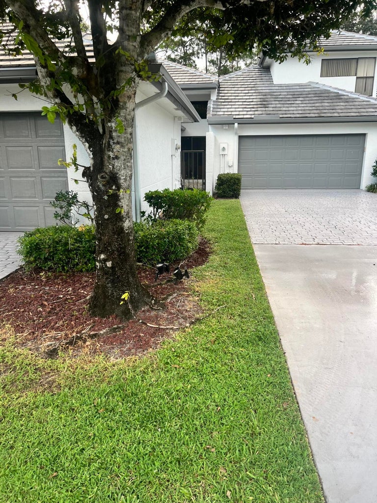 West Palm Beach, Florida, 33411, United States, 3 Bedrooms Bedrooms, ,2 BathroomsBathrooms,Residential,For Sale,1944937