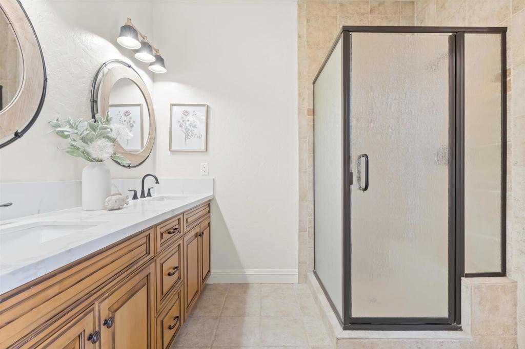 Chula Vista, California, 91910, United States, 5 Bedrooms Bedrooms, ,6 BathroomsBathrooms,Residential,For Sale,1996956