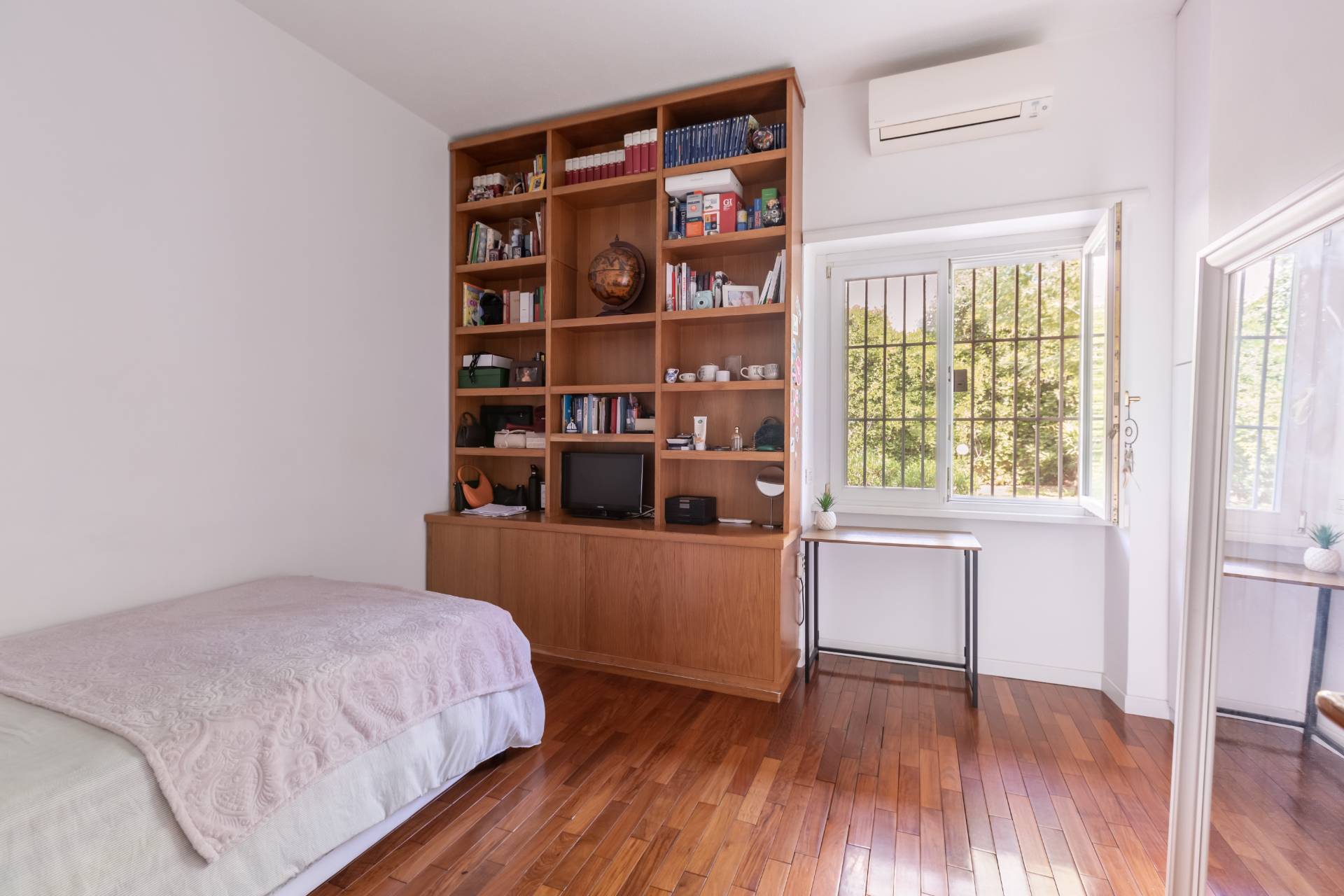 Roma, Roma, 00100, IT, 4 Bedrooms Bedrooms, ,4 BathroomsBathrooms,Residential,For Sale,1992075