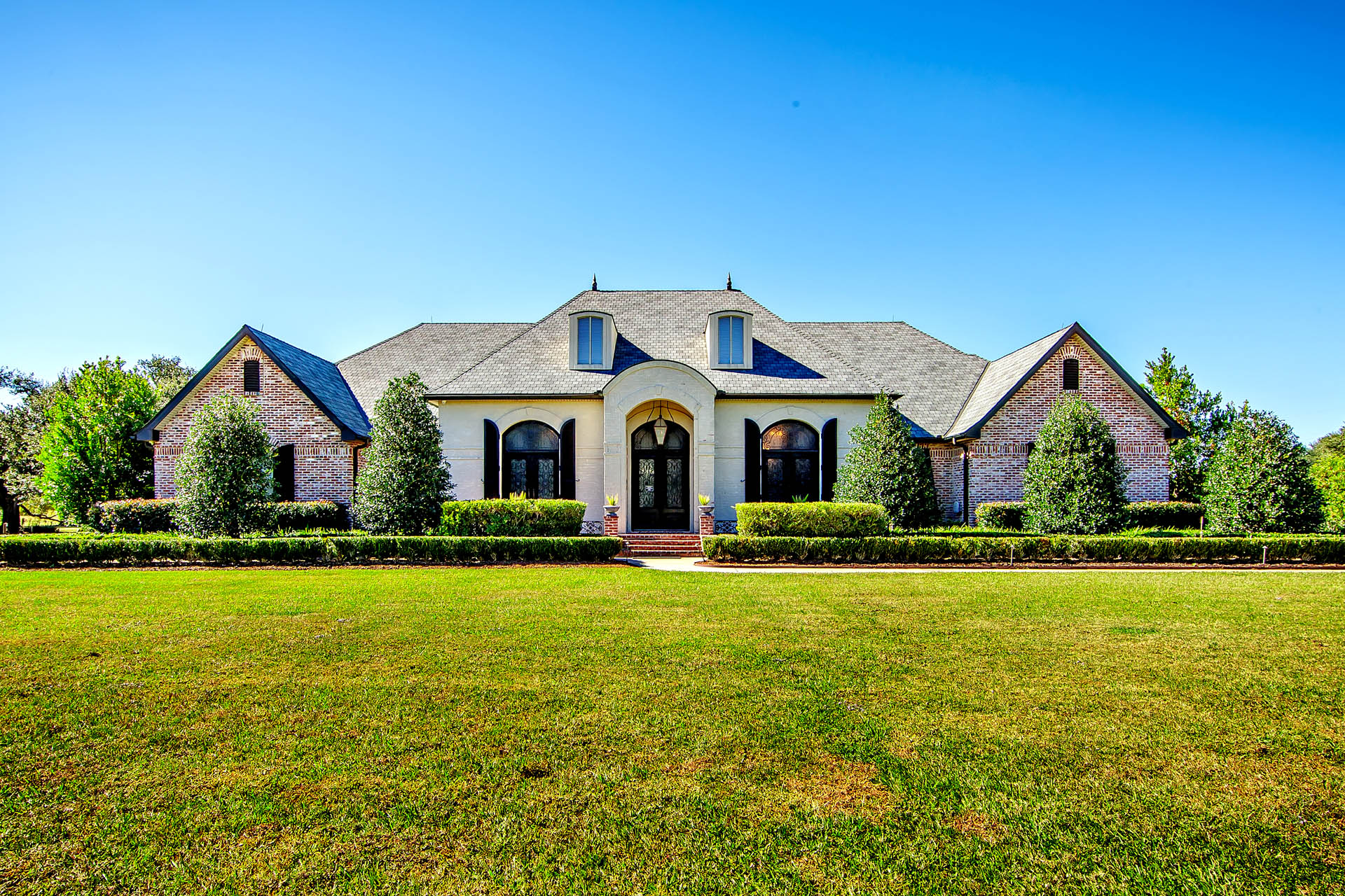 Houma, Louisiana, 70360, United States, 3 Bedrooms Bedrooms, ,4 BathroomsBathrooms,Residential,For Sale,2000974