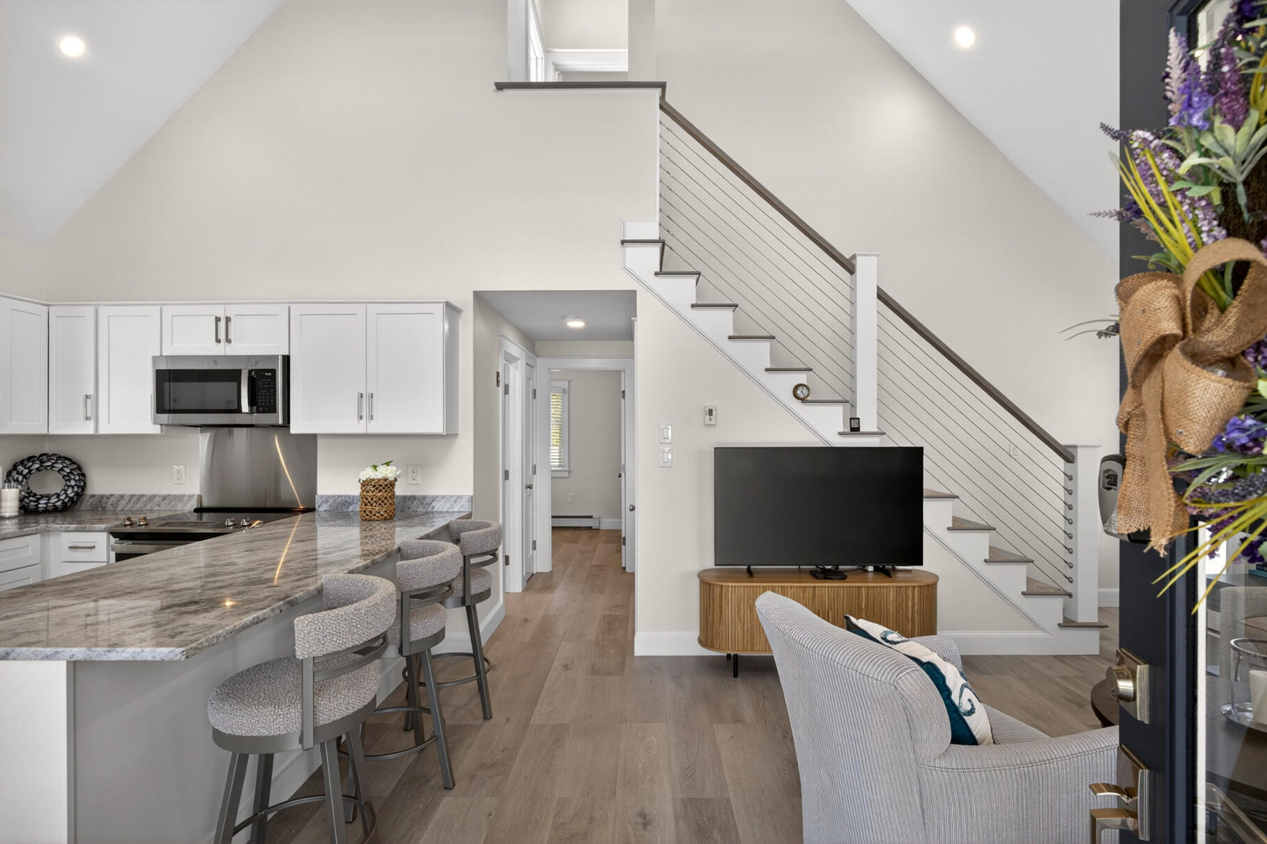  245 Edgewater Drive E - 物件實景