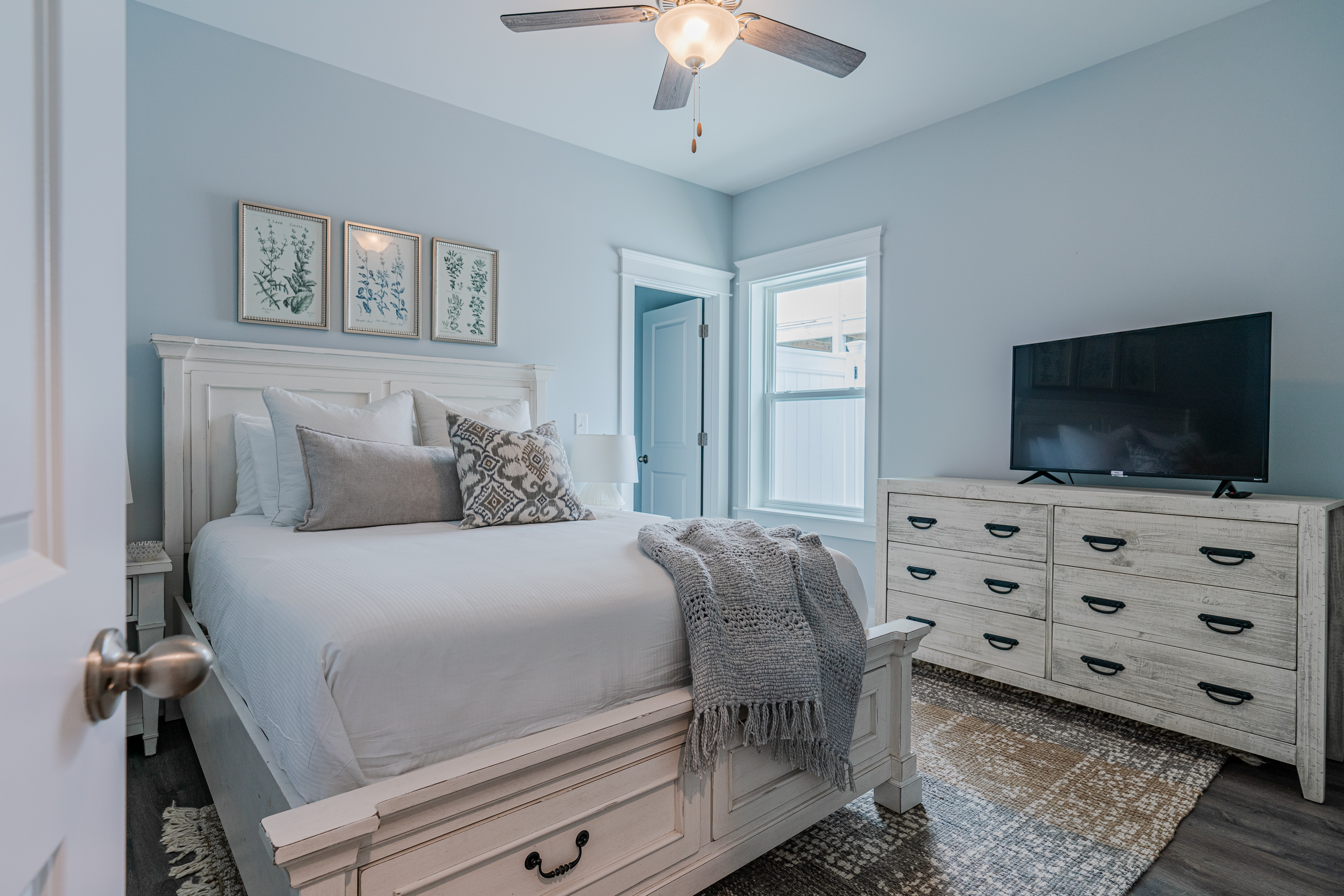  Rental-Ready Coastal Retreat with Heated Pool and No HOA - 物件實景