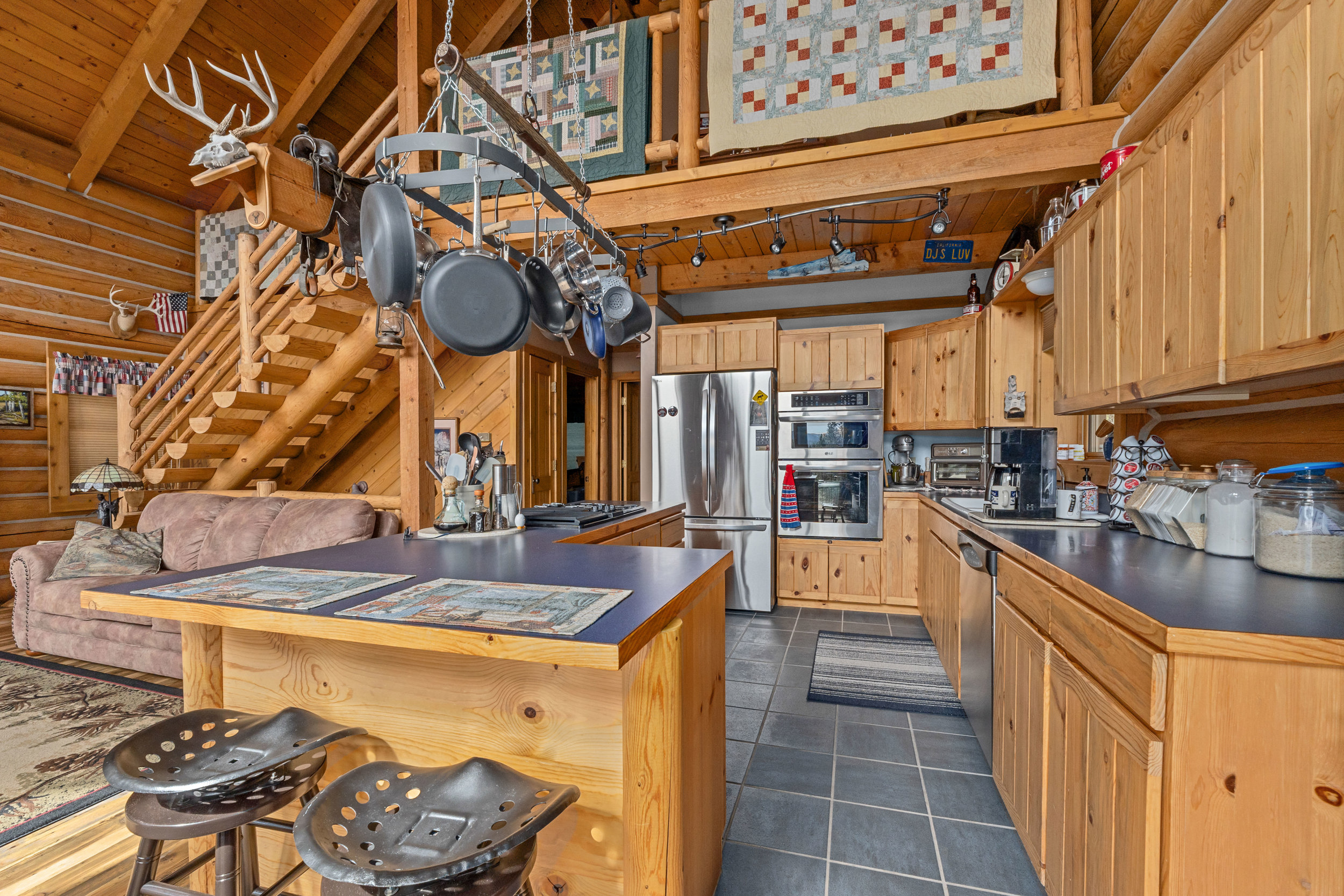Colville, Washington, 99114, United States, 2 Bedrooms Bedrooms, ,3 BathroomsBathrooms,Residential,For Sale,1763209