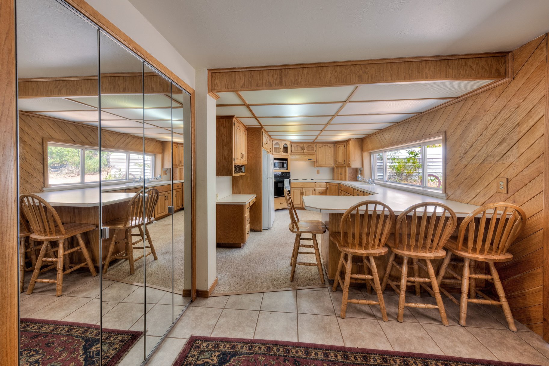  Fixer-Upper Opportunity - Priced to Sell - 物件實景