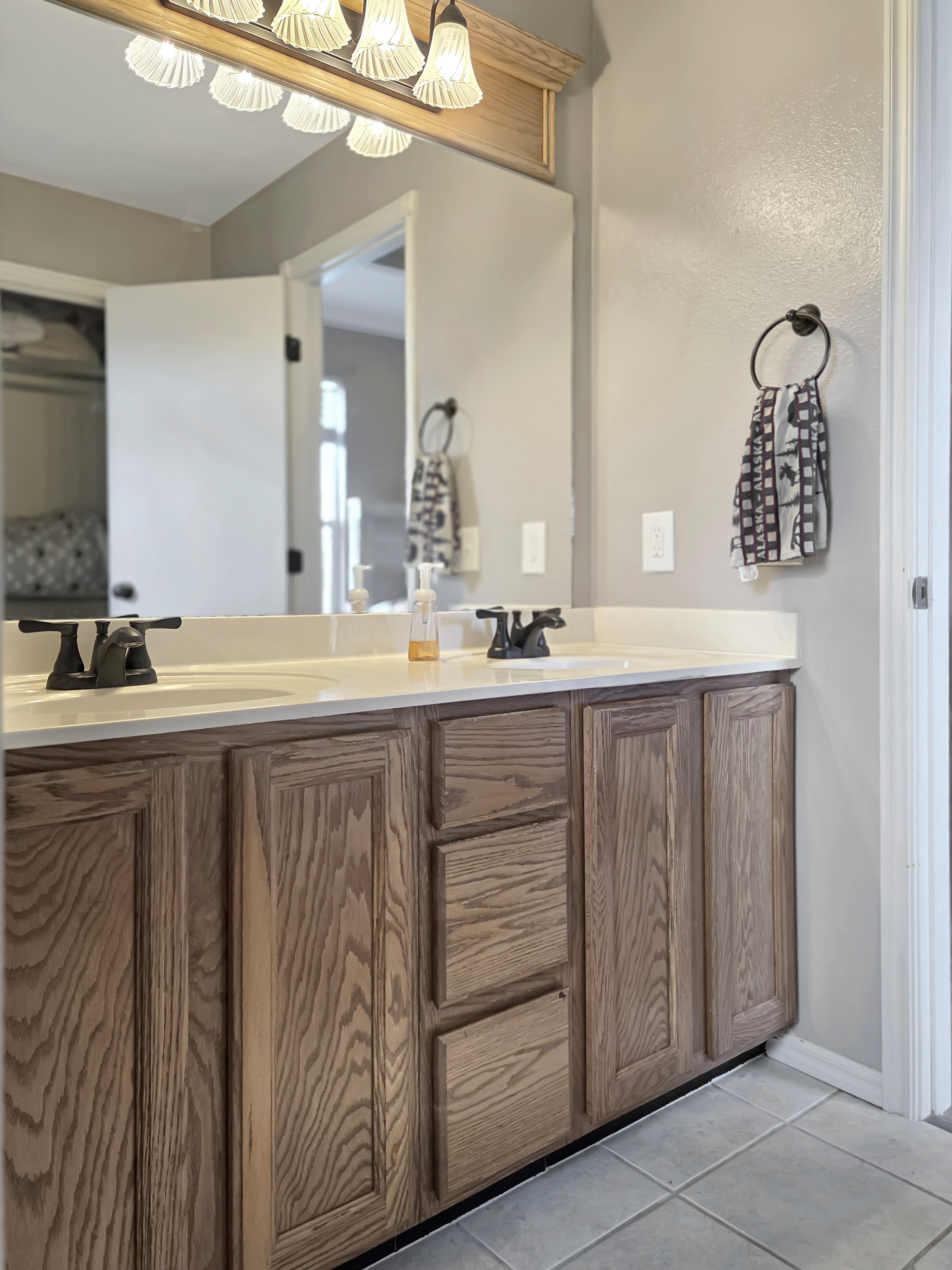 Sheridan, Wyoming, 82801, United States, 5 Bedrooms Bedrooms, ,3 BathroomsBathrooms,Residential,For Sale,1993883