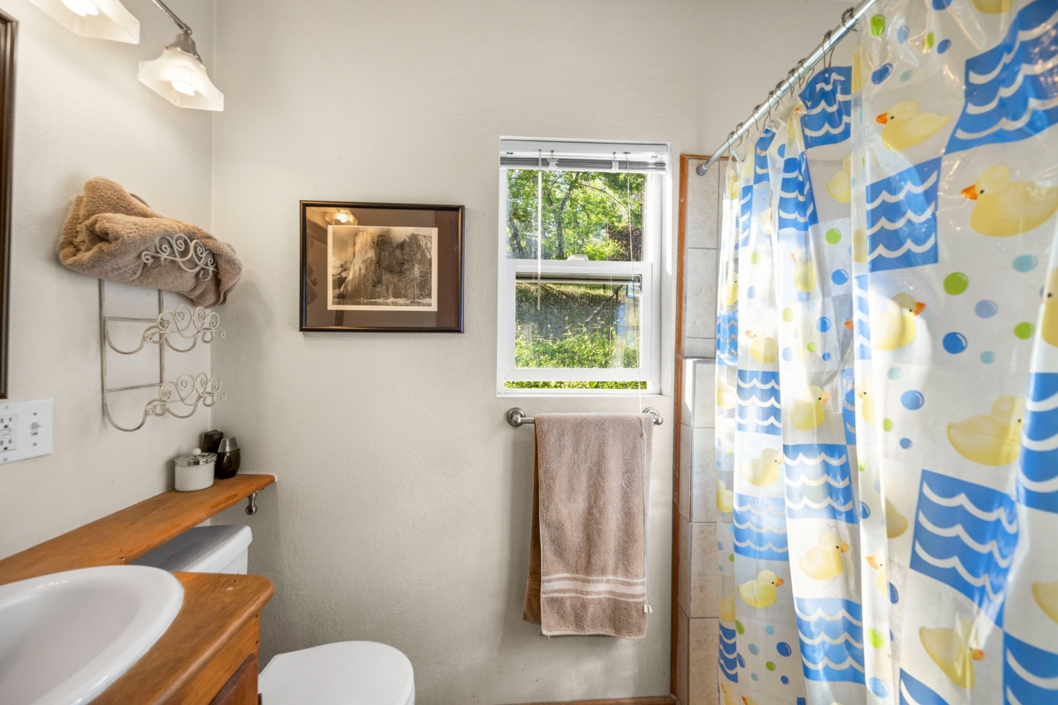  Opportunity to Subdivide - Build Homes With a City & Foothills View - 物件實景