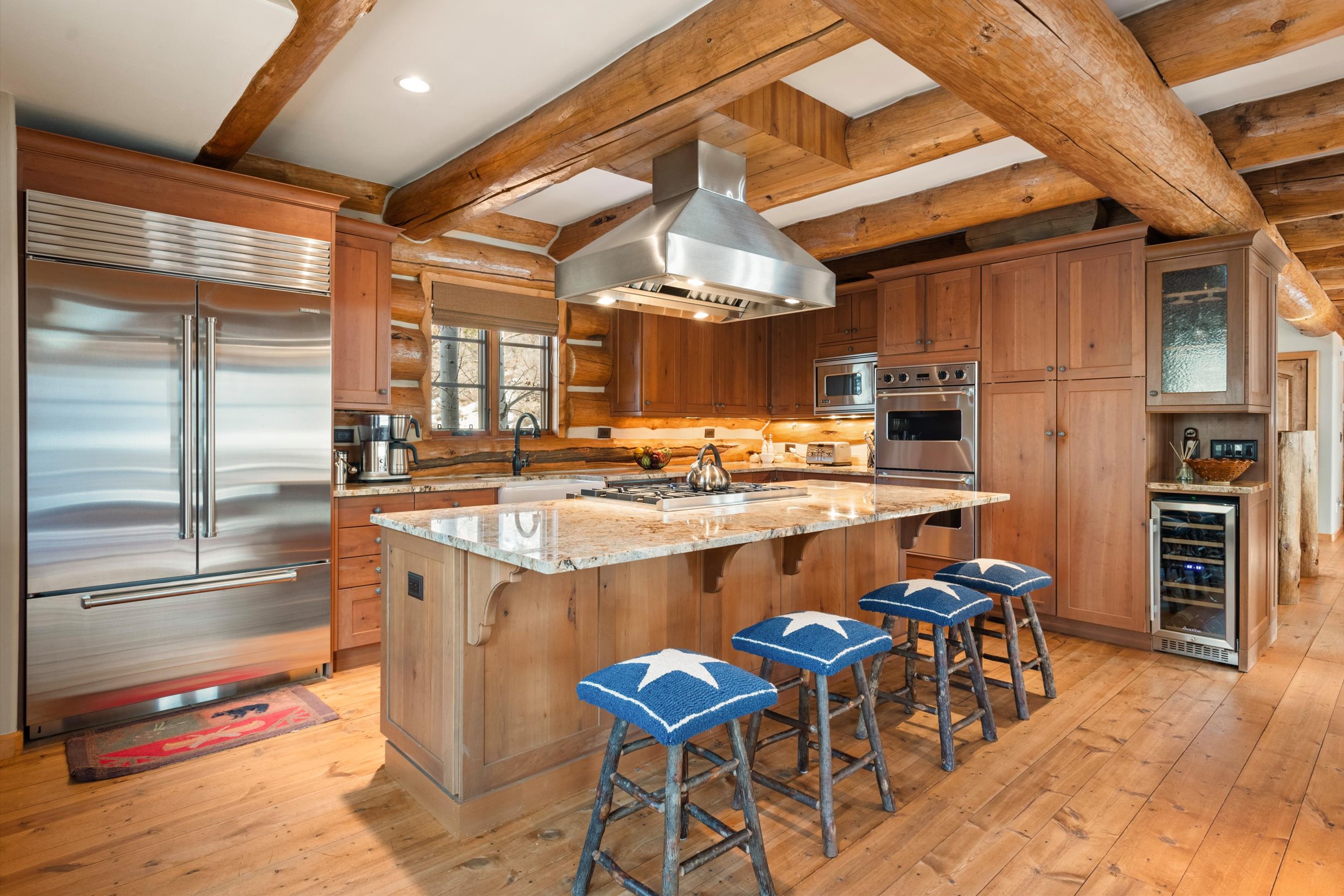  Timeless Log Home on 12+ Acres in Snowmass  Sweeping Mountain Views - 物件實景