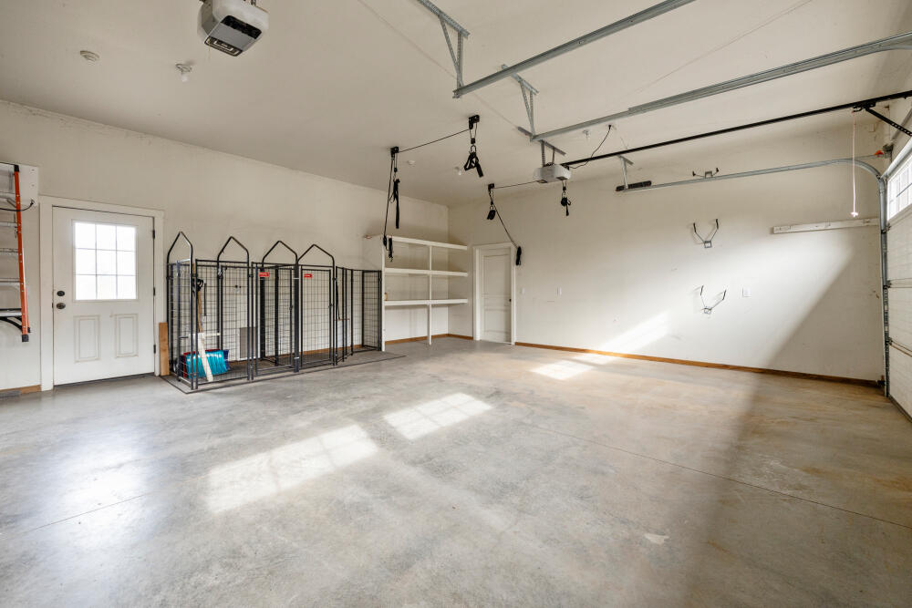 Klamath Falls, Oregon, 97601, United States, 4 Bedrooms Bedrooms, ,3 BathroomsBathrooms,Residential,For Sale,1987766