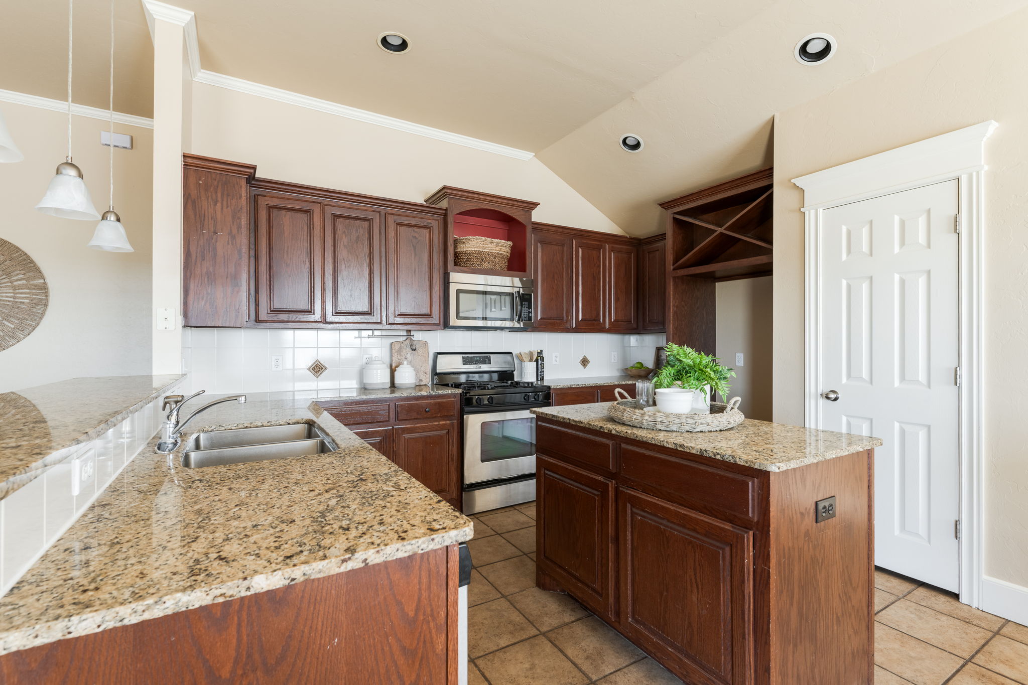  16428 Village Common Drive, Edmond, OK 73013 - 物件實景