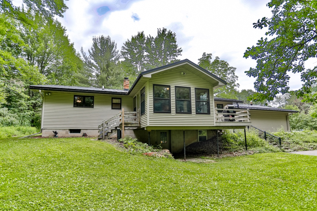 Wausau, Wisconsin, 54401, United States, 3 Bedrooms Bedrooms, ,3 BathroomsBathrooms,Residential,For Sale,1874102