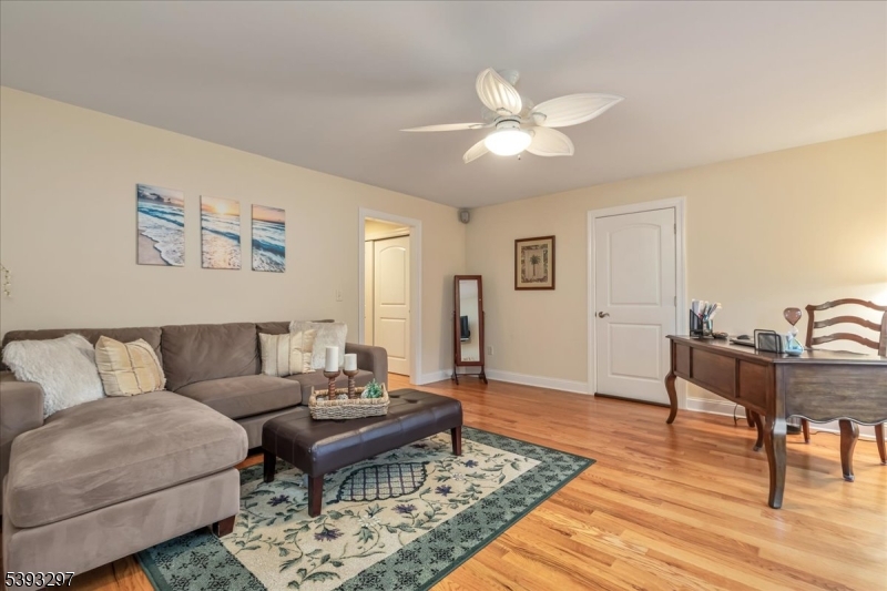 Edison Twp., New Jersey, 08820, United States, 5 Bedrooms Bedrooms, ,4 BathroomsBathrooms,Residential,For Sale,1989591