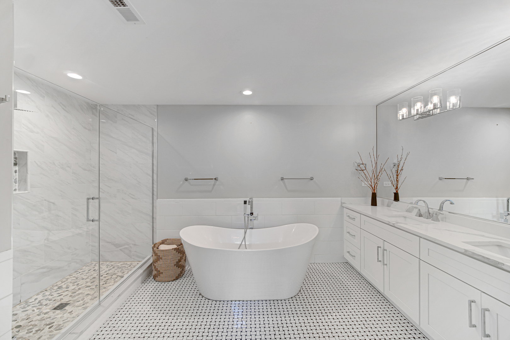 Downers Grove, Illinois, 60516, United States, 4 Bedrooms Bedrooms, ,5 BathroomsBathrooms,Residential,For Sale,1905764