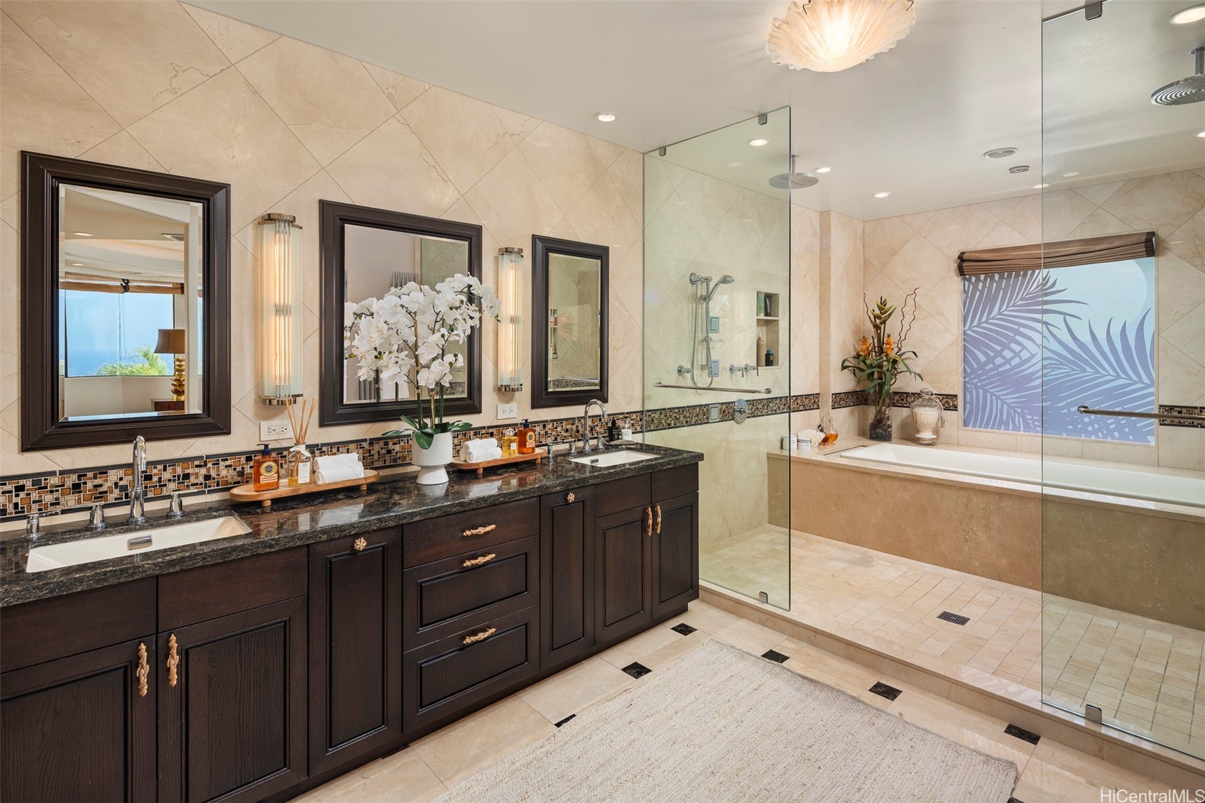 Honolulu, Hawaii, 96821, United States, 4 Bedrooms Bedrooms, ,5 BathroomsBathrooms,Residential,For Sale,1947061