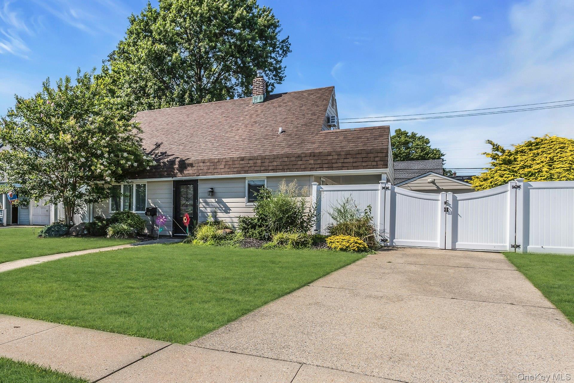 Butternut Ln, Levittown, NY 11756 #1