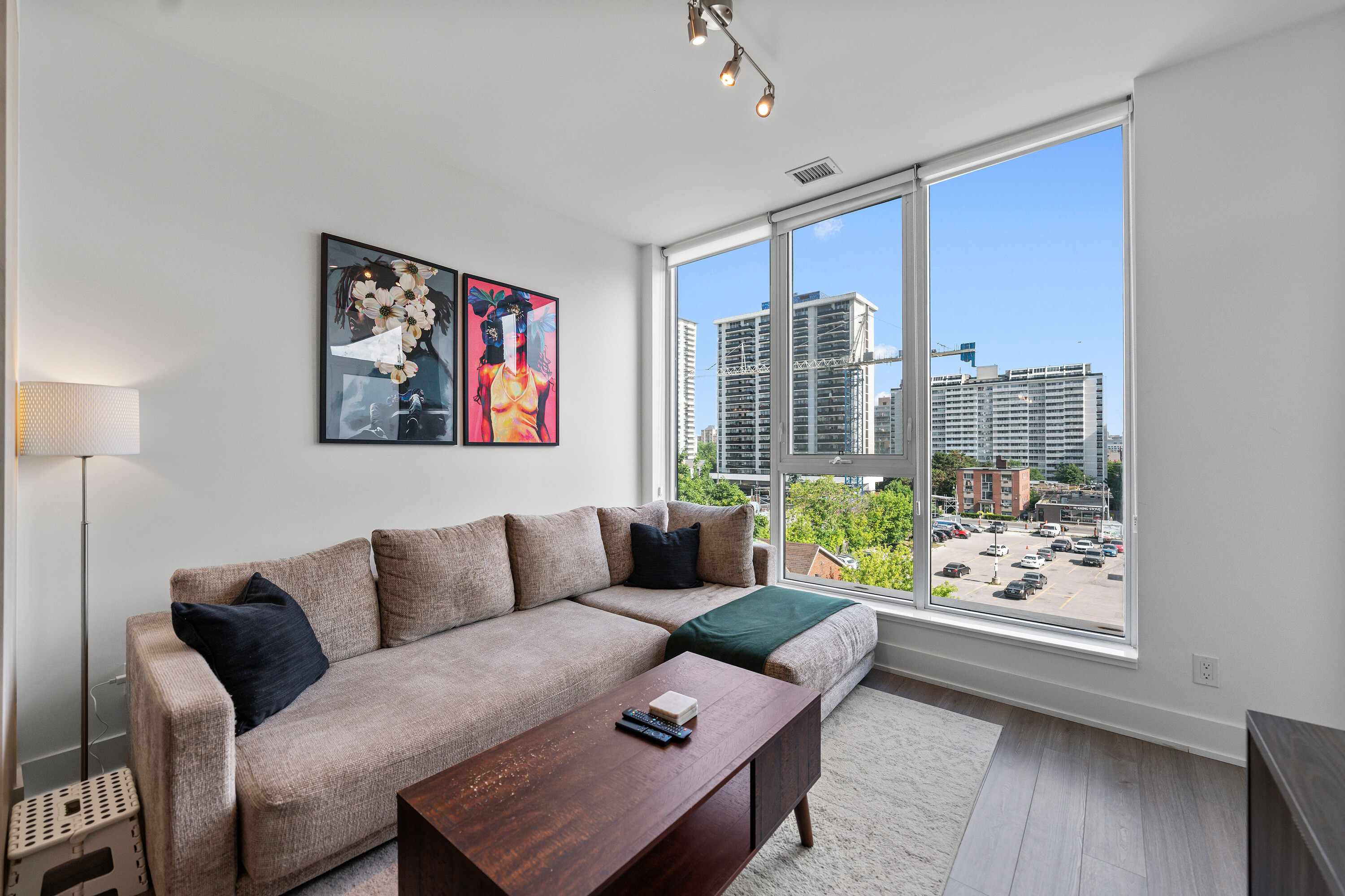  Modern Condo Living - 物件實景