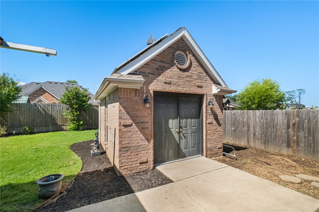 Rogers, Arkansas, 72758, United States, 4 Bedrooms Bedrooms, ,3 BathroomsBathrooms,Residential,For Sale,1821426